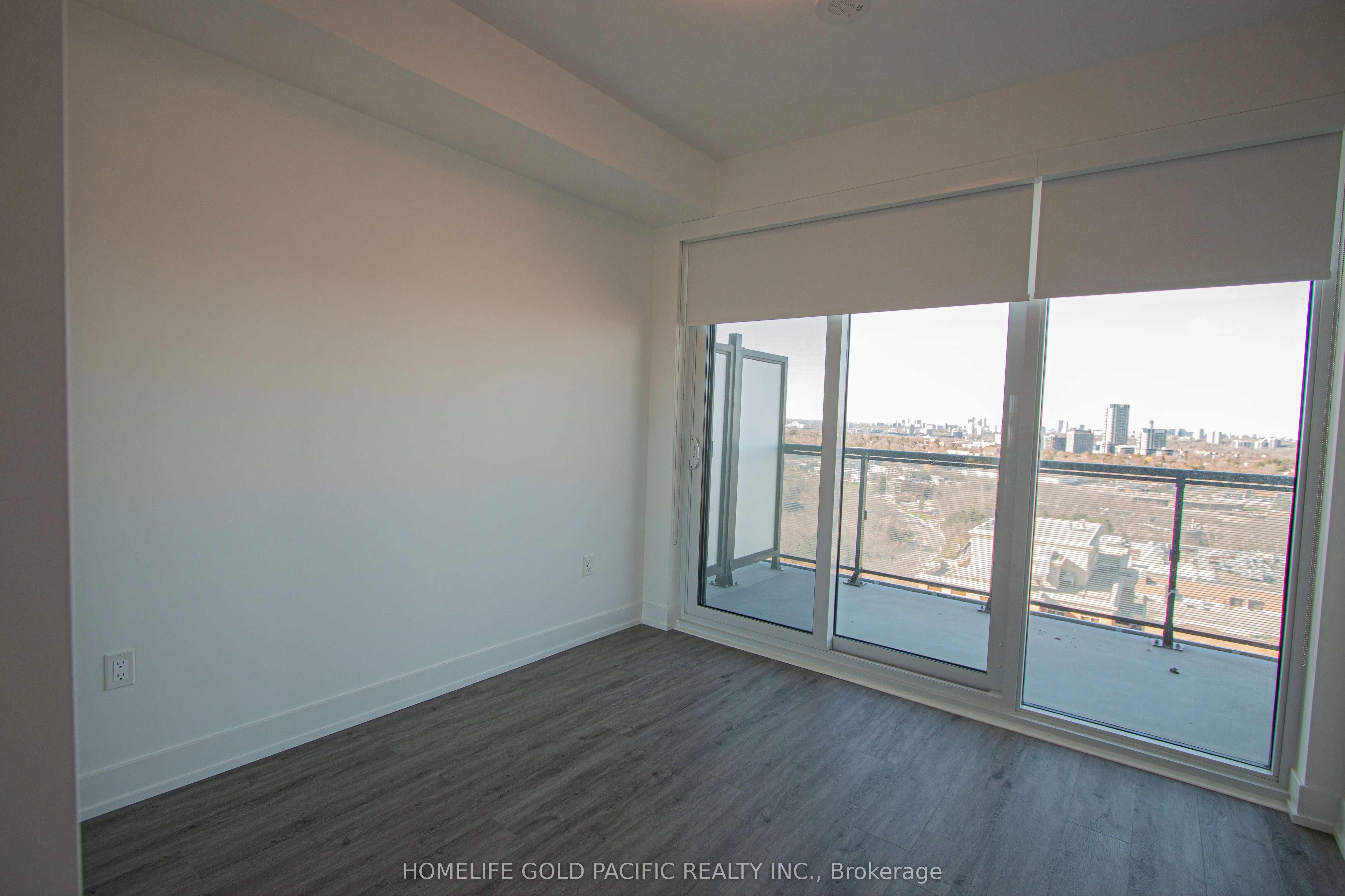 20 Inn On The Park Drive, #2338