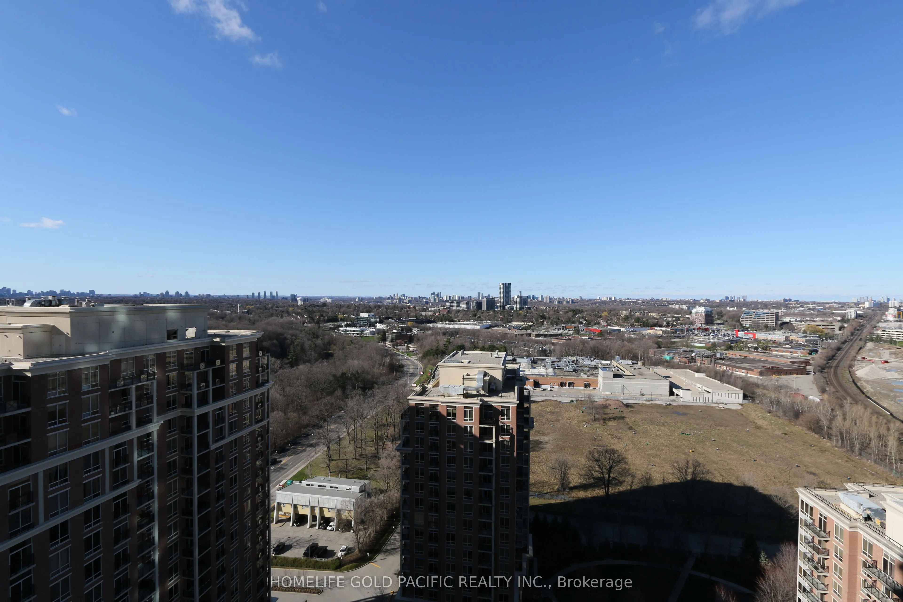 20 Inn On The Park Drive, #2338