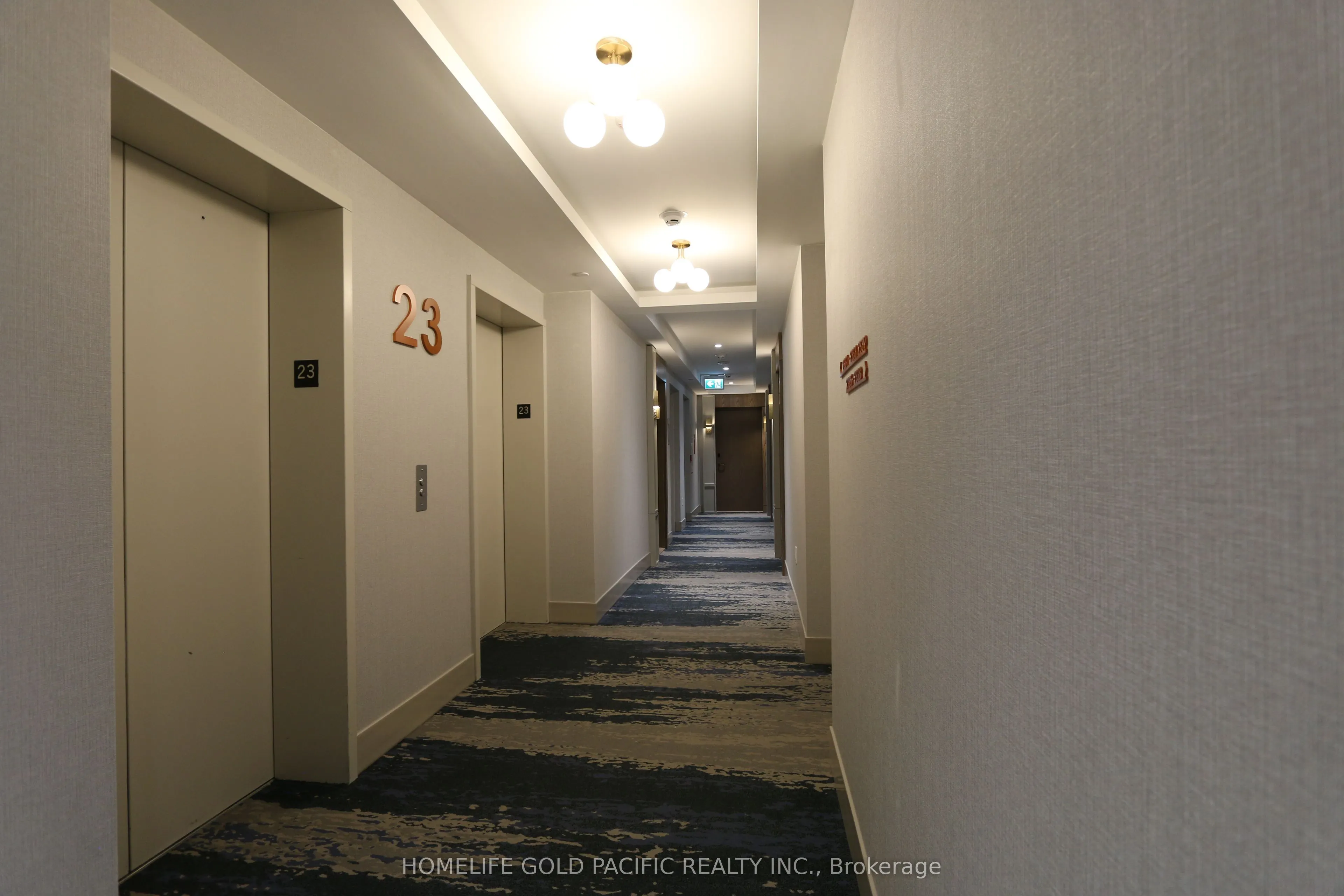 20 Inn On The Park Drive, #2338