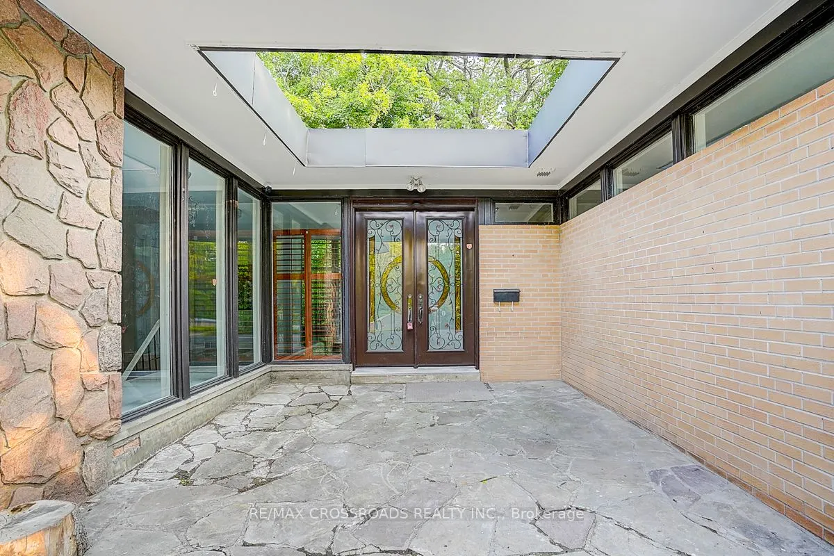 53 Forest Grove (Main Floor) Drive