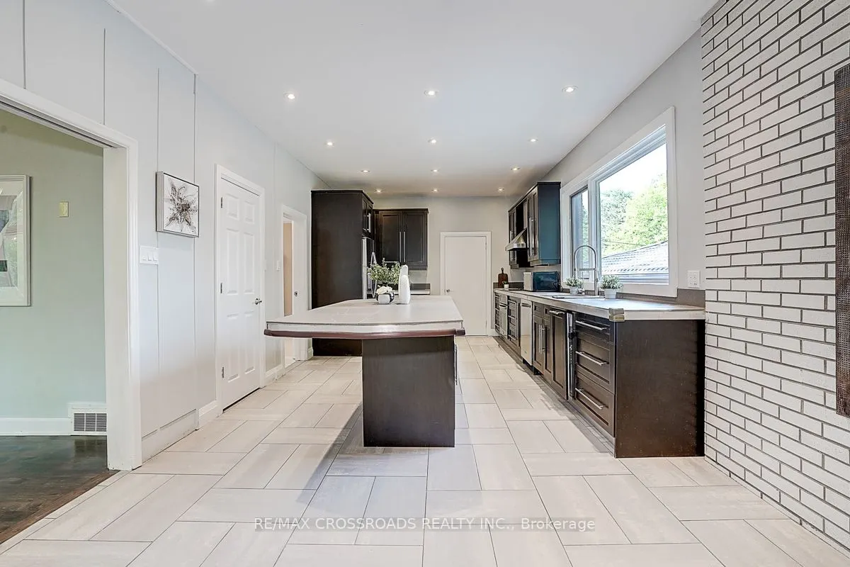 53 Forest Grove (Main Floor) Drive