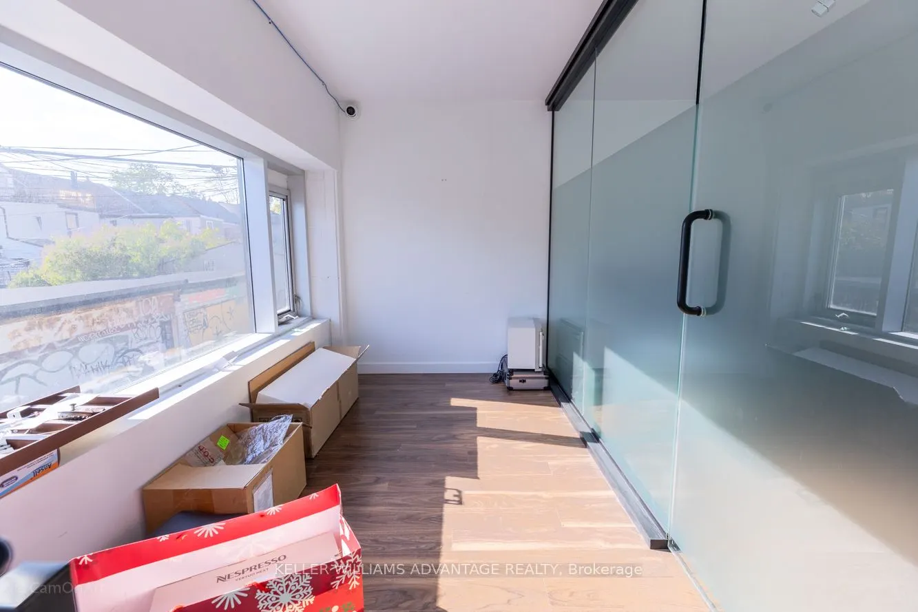 374-376 Bathurst Street, #3