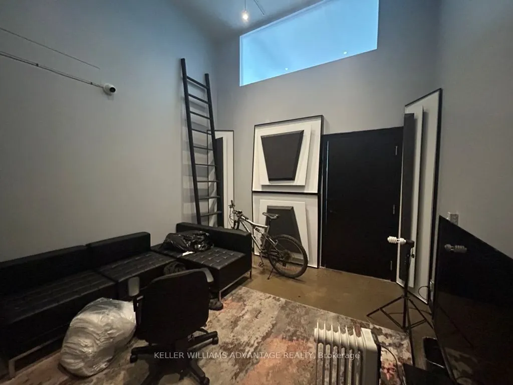 374-376 Bathurst Street, #3