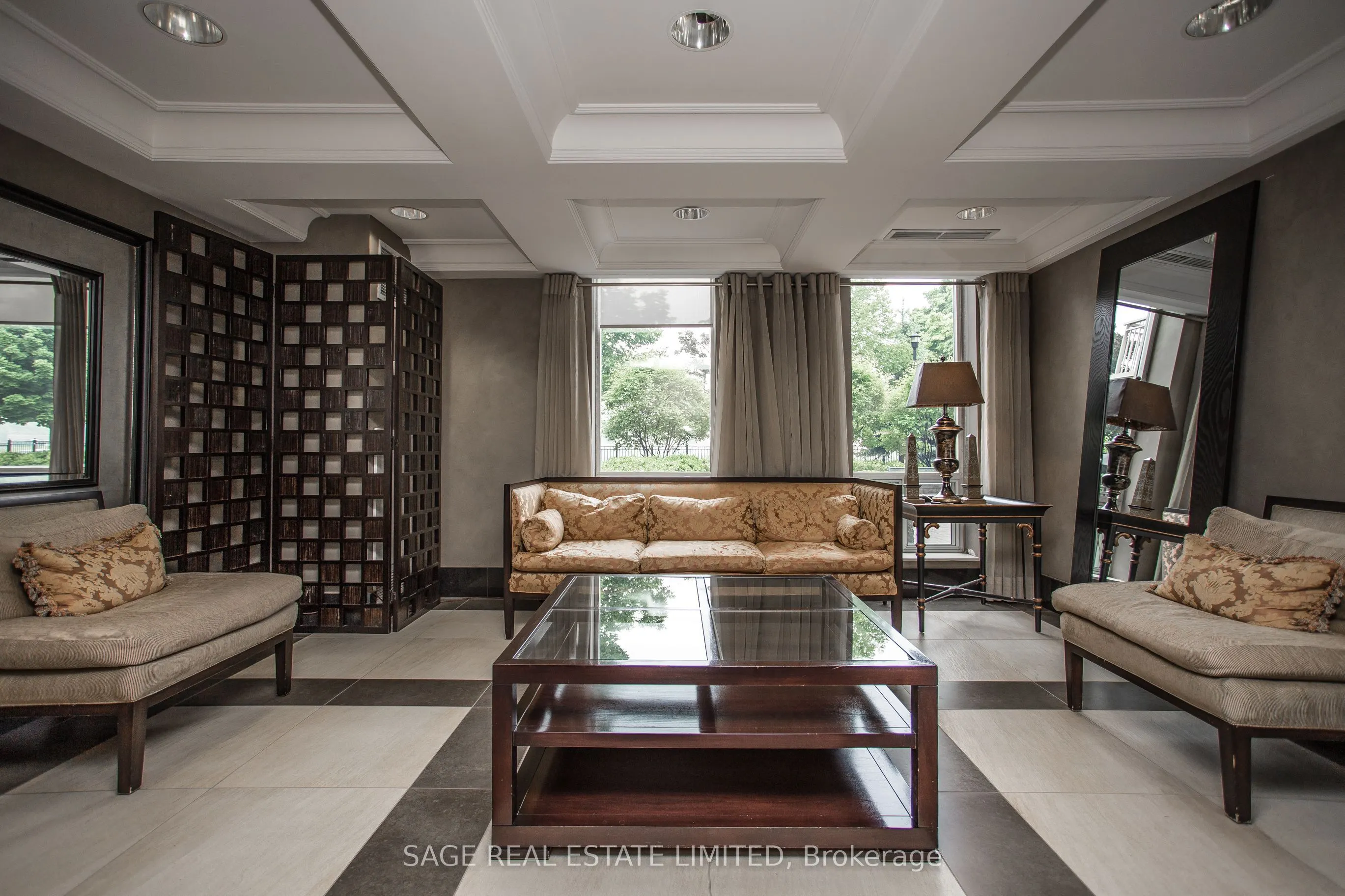 485 Rosewell Avenue, #212