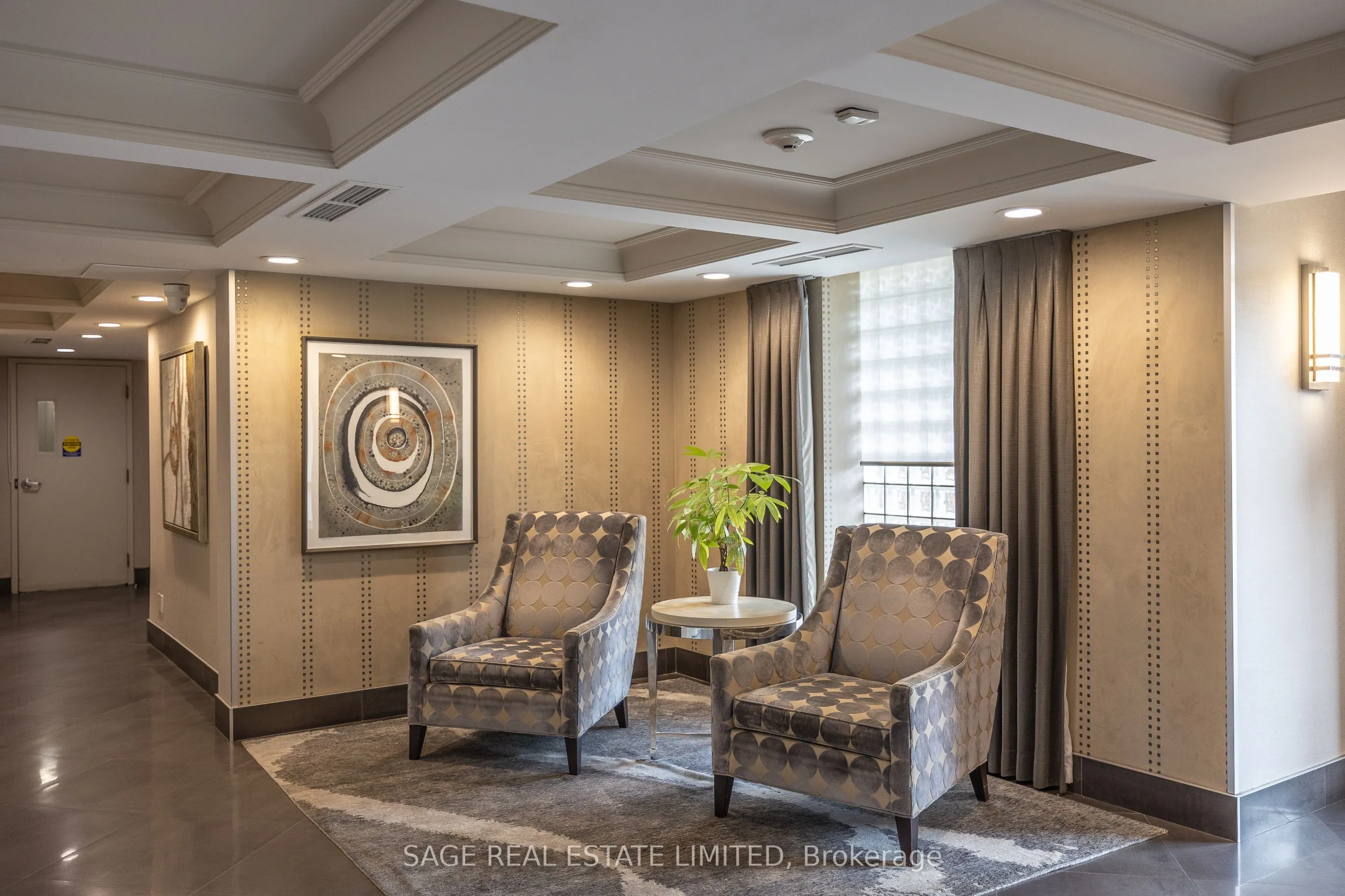 485 Rosewell Avenue, #212