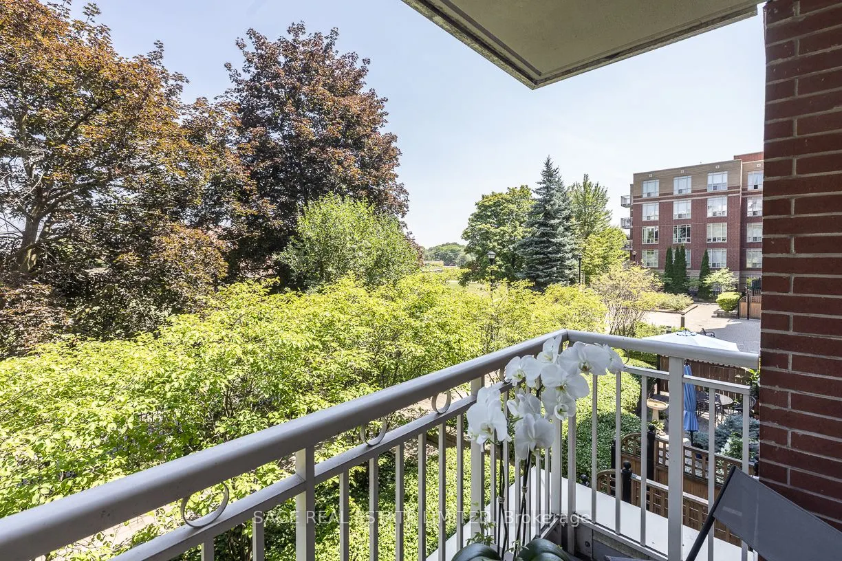 485 Rosewell Avenue, #212