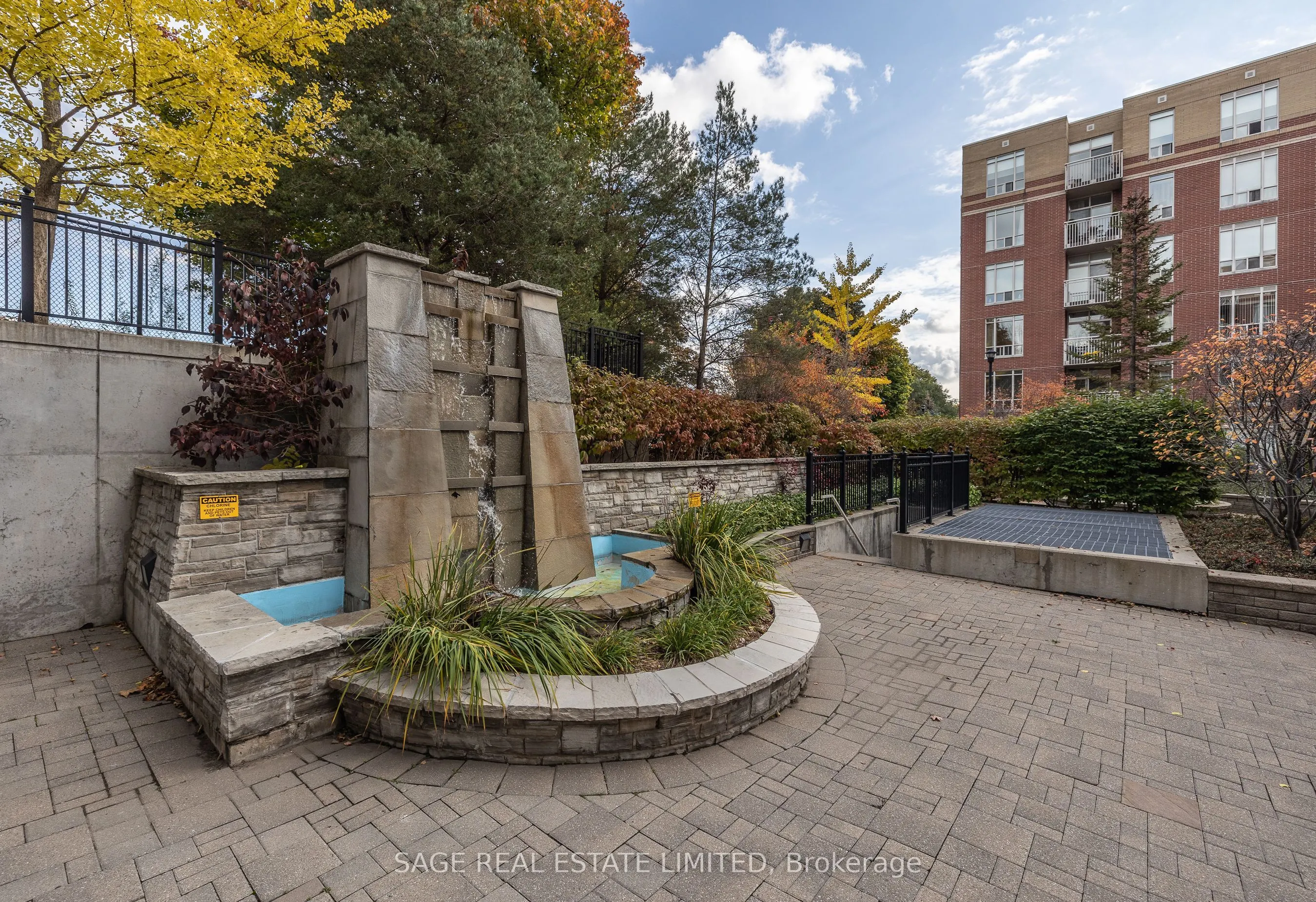 485 Rosewell Avenue, #212