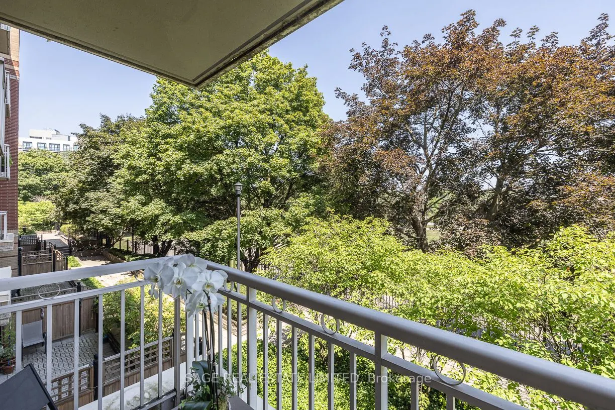 485 Rosewell Avenue, #212