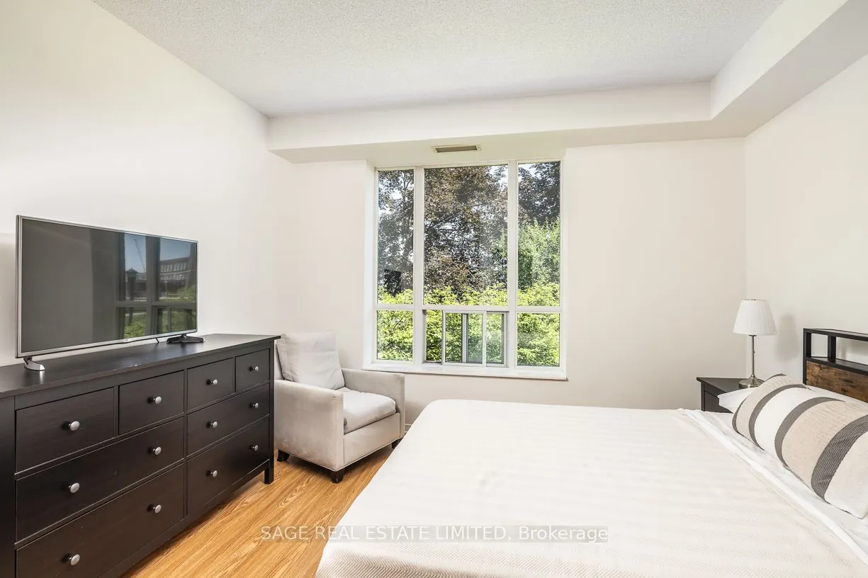 485 Rosewell Avenue, #212