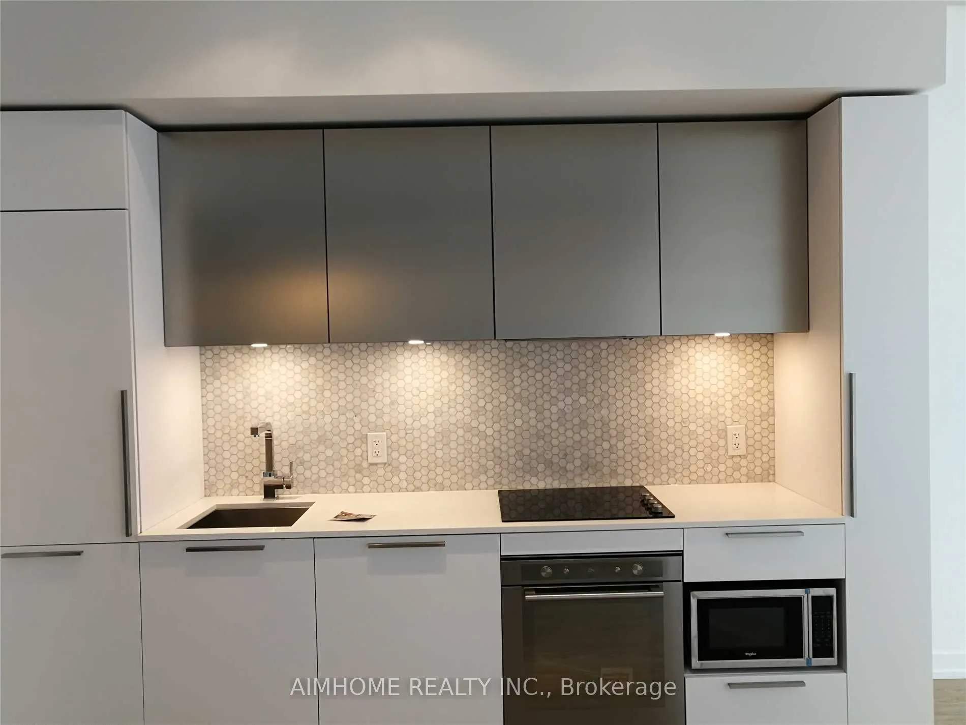 85 Wood Street, #3502
