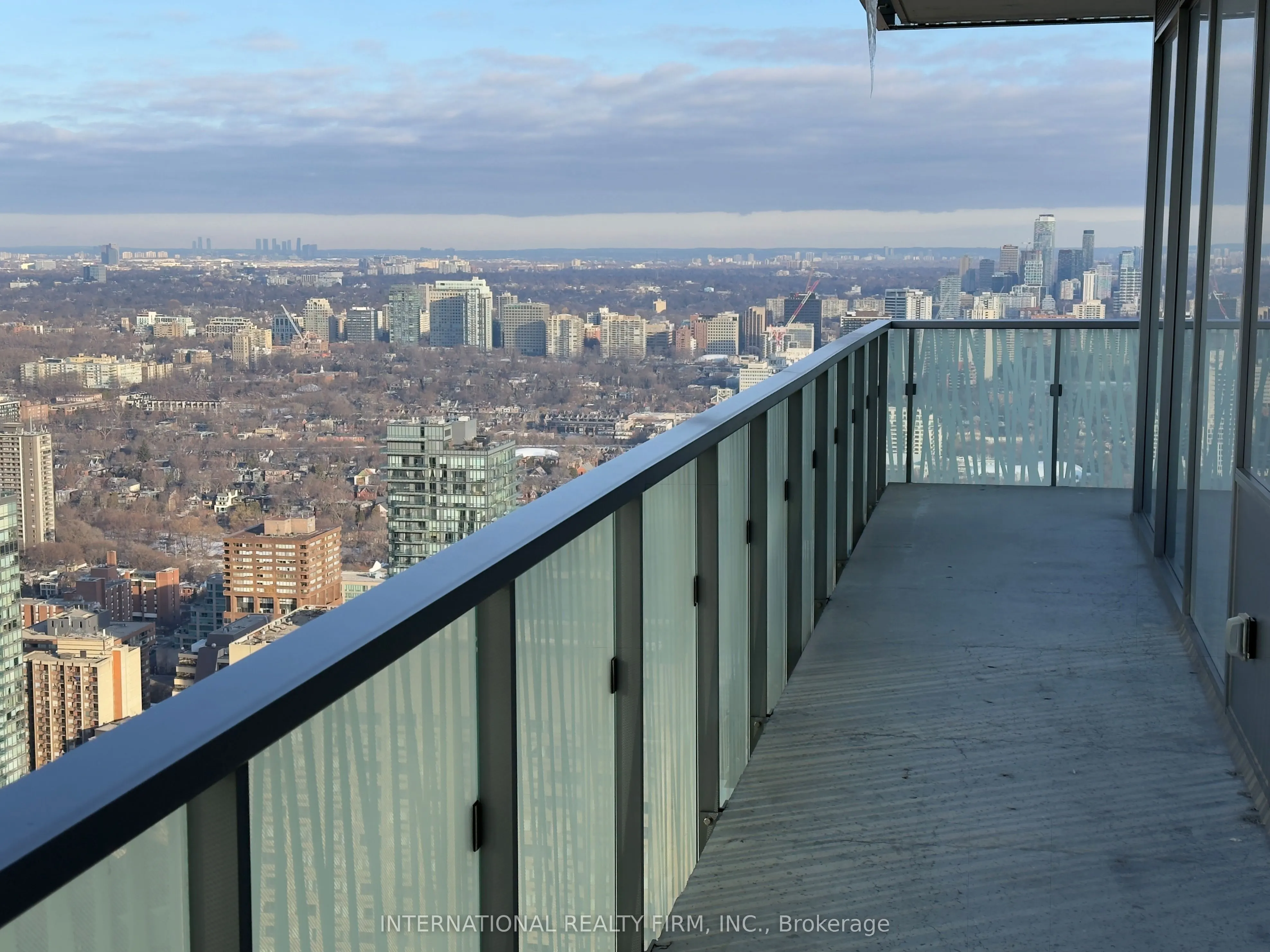 50 Charles Street E, #LPH 5406