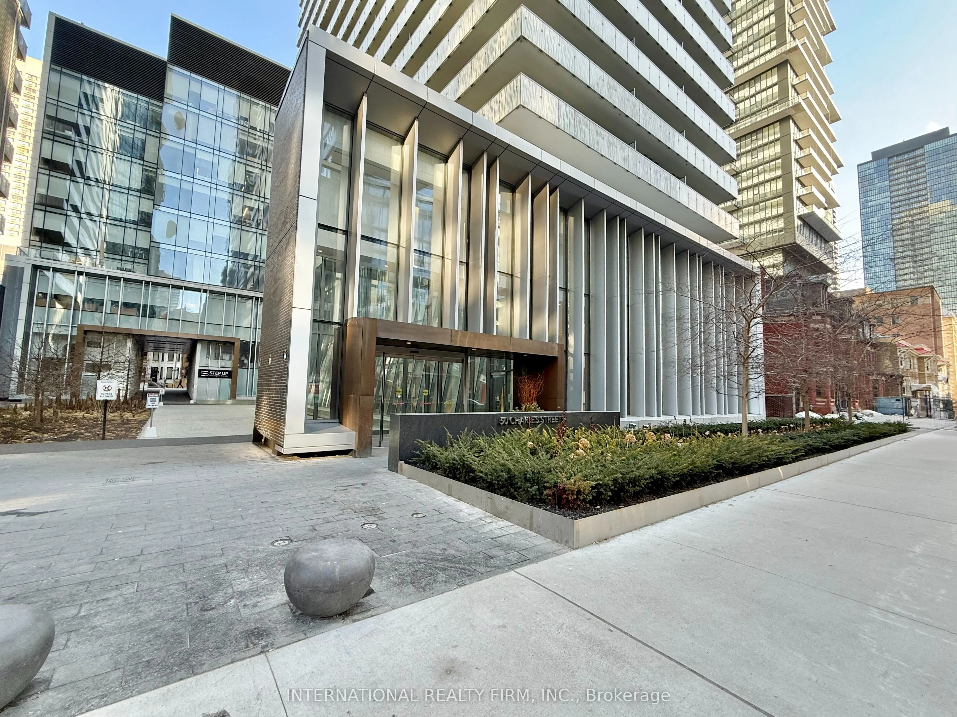 50 Charles Street E, #LPH 5406