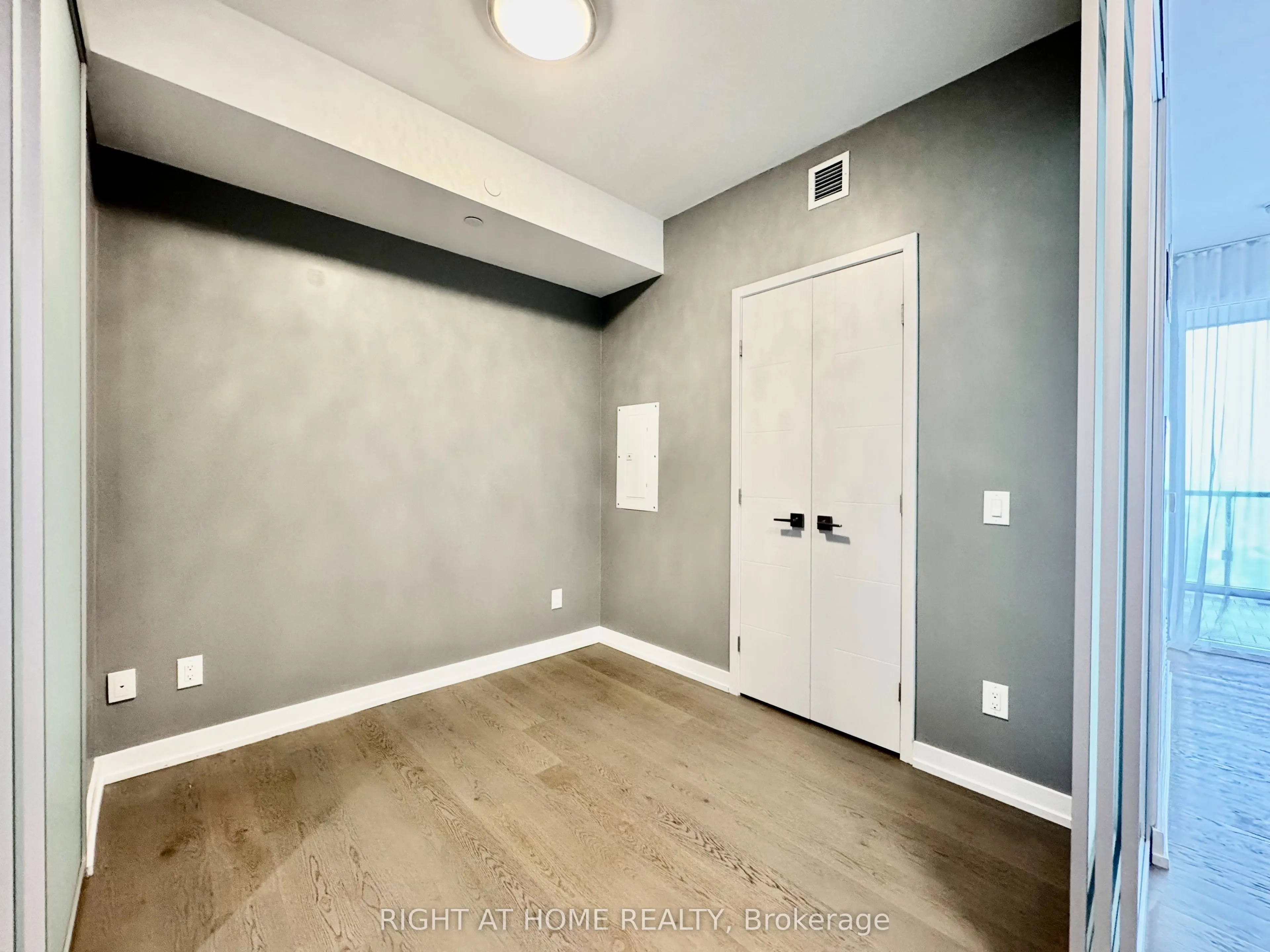 488 University Avenue, #4502