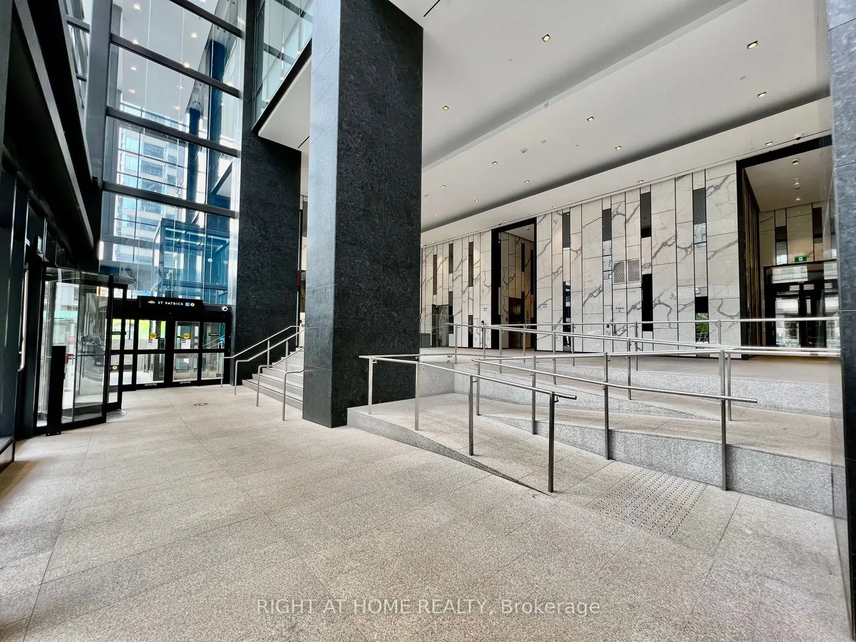488 University Avenue, #4502