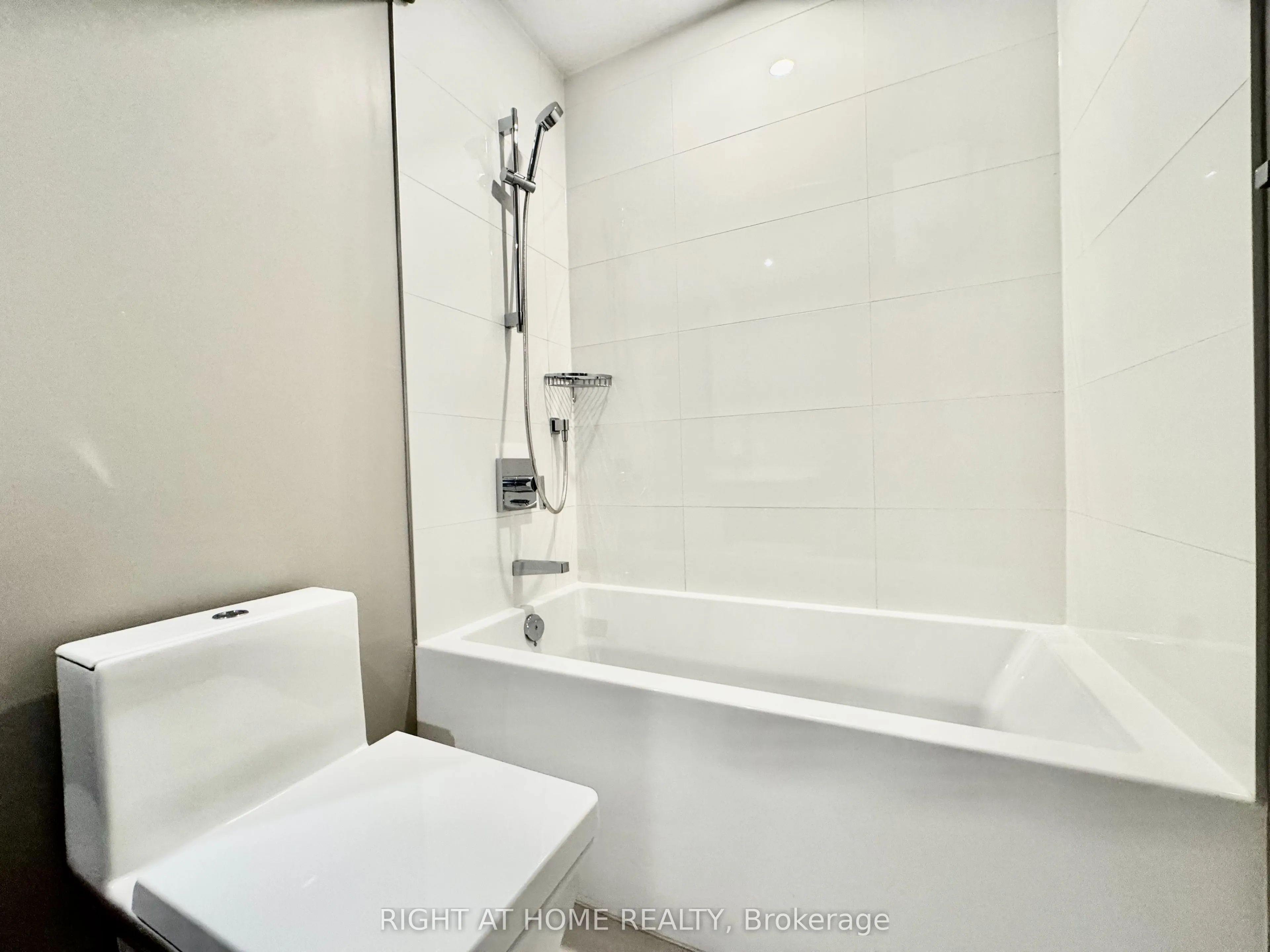 488 University Avenue, #4502