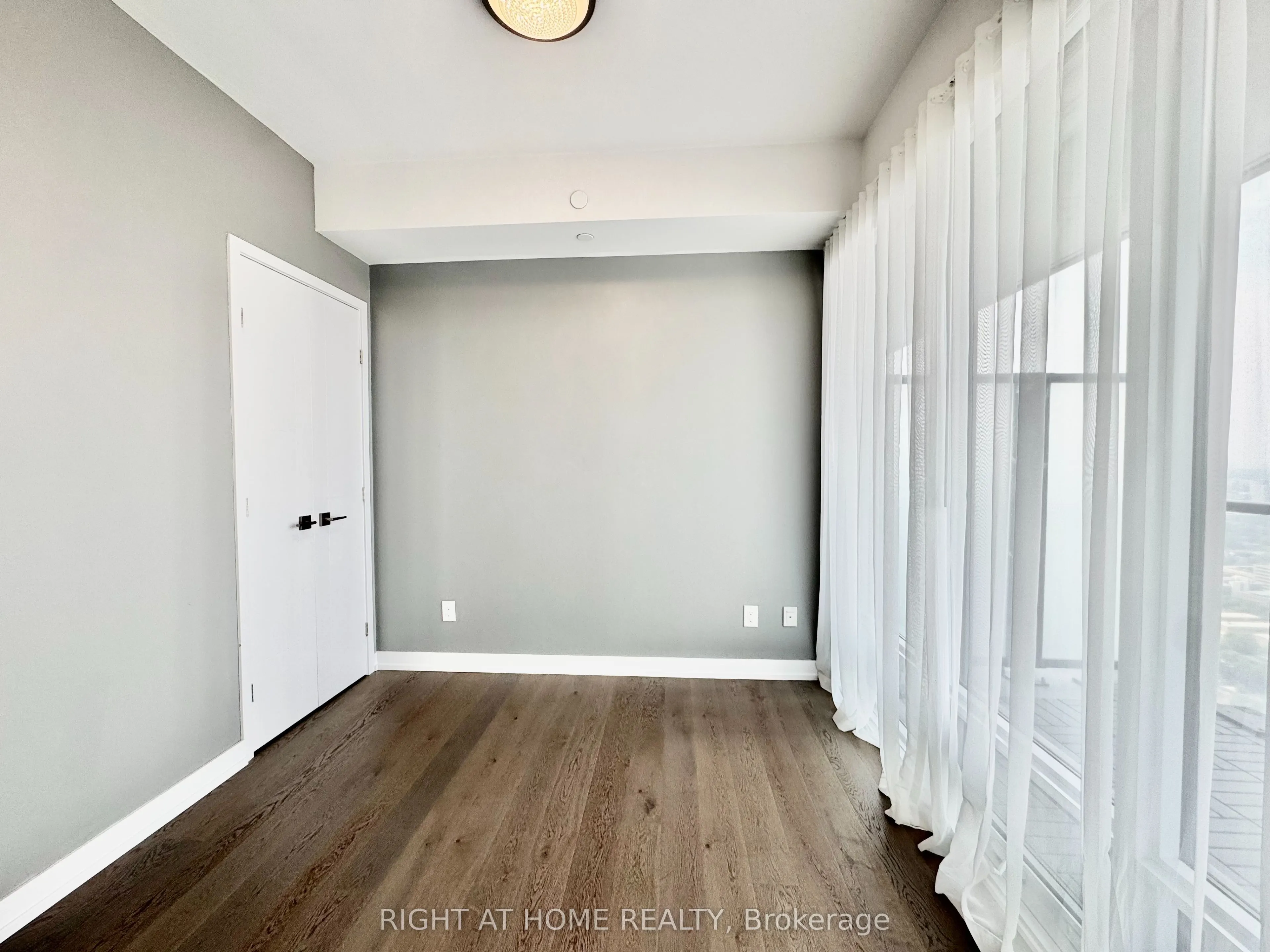 488 University Avenue, #4502