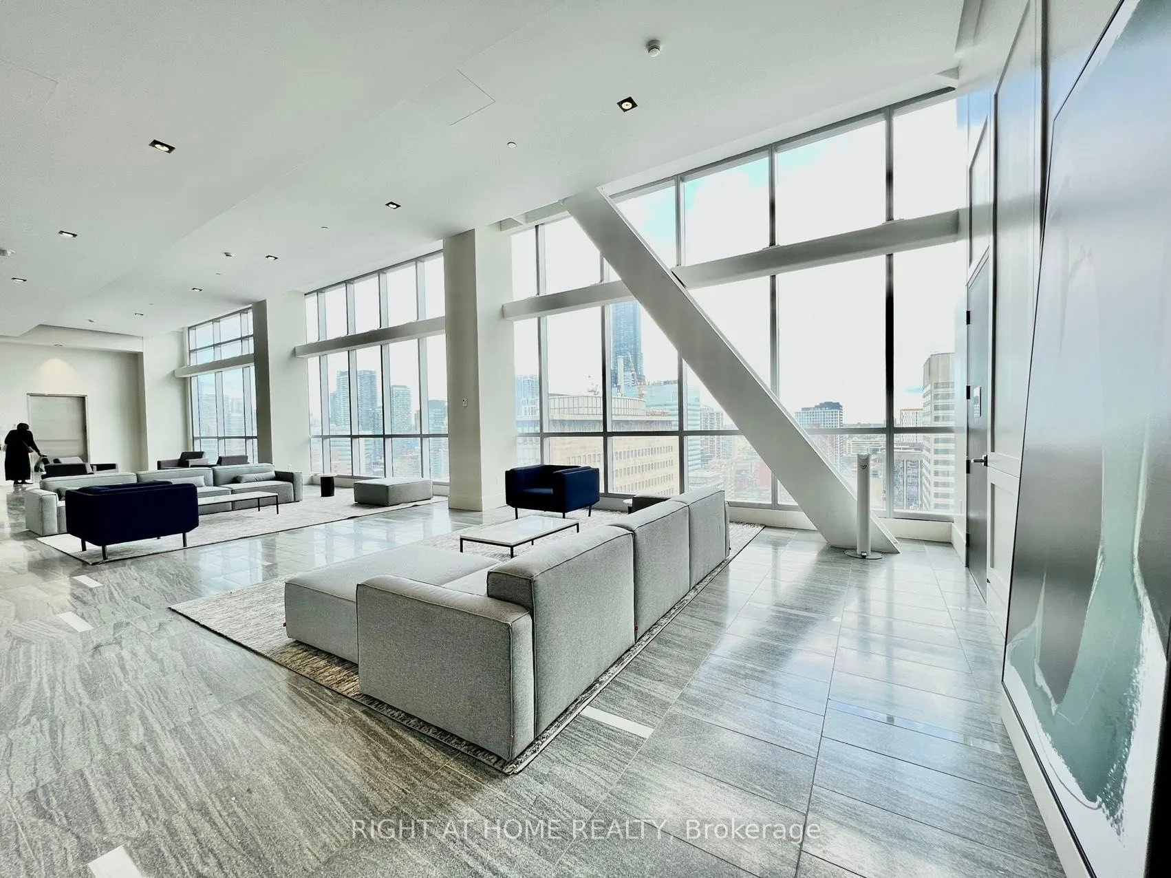 488 University Avenue, #4502