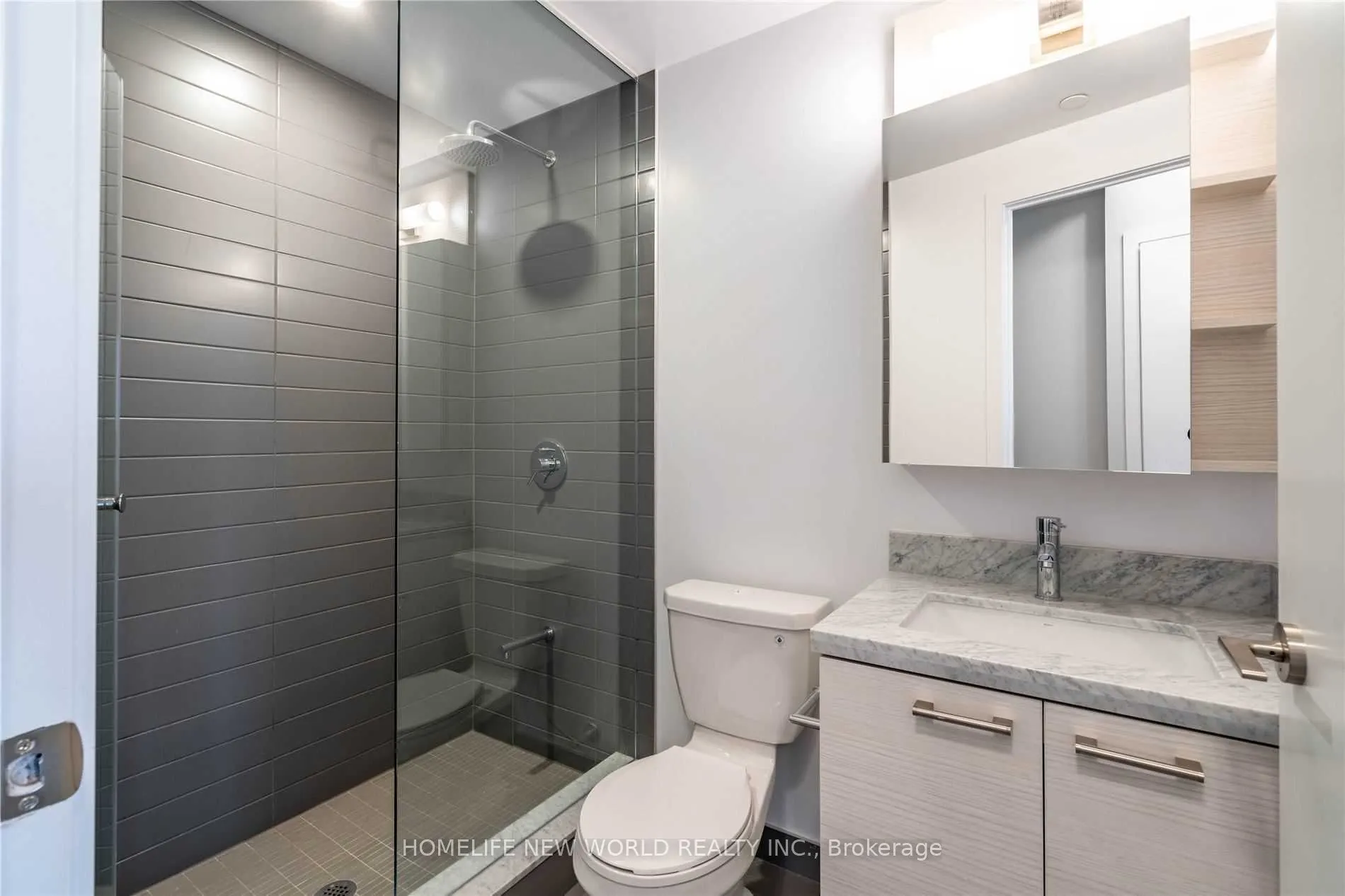 2221 Yonge Street, #3802