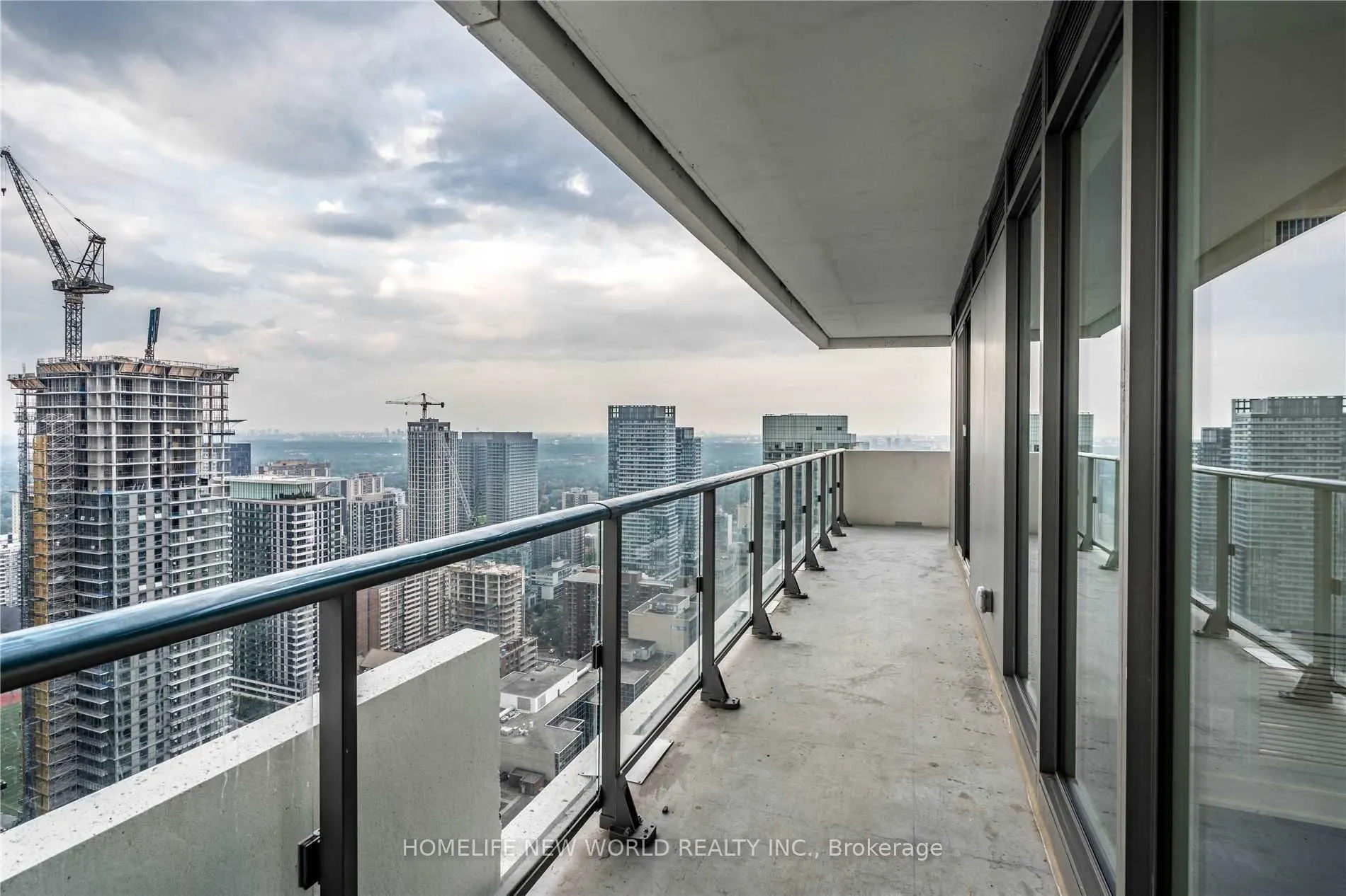 2221 Yonge Street, #3802