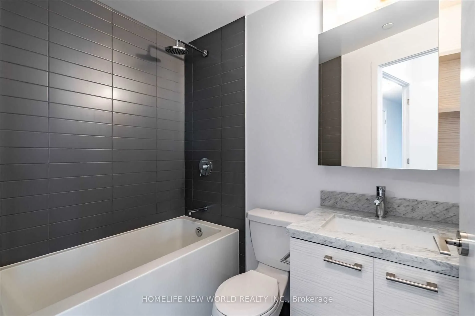 2221 Yonge Street, #3802