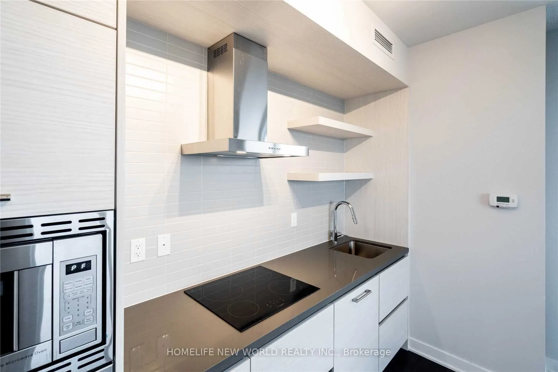 2221 Yonge Street, #3802