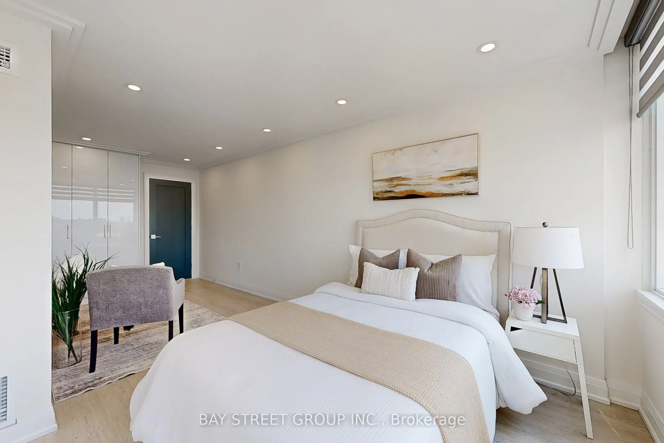 55 Skymark Drive, #605