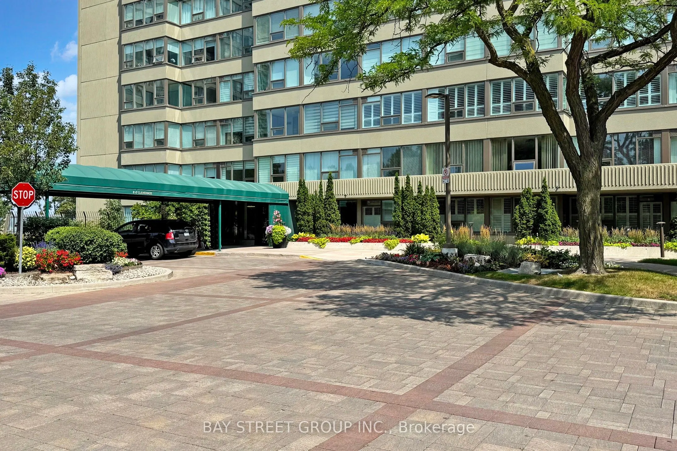 55 Skymark Drive, #605