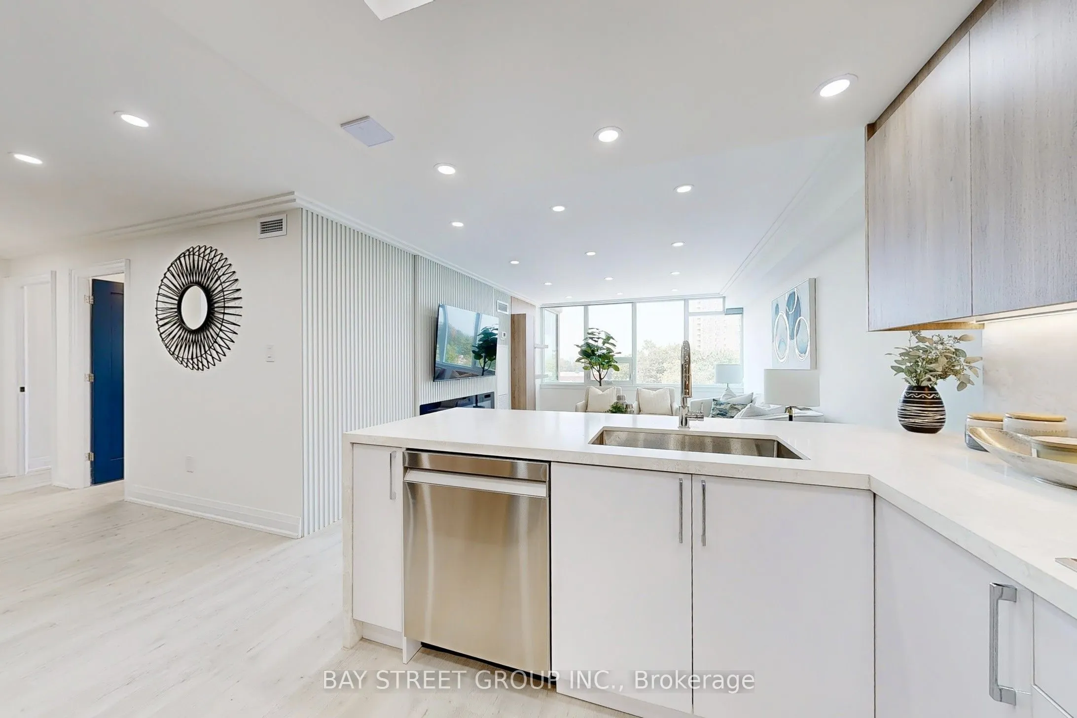 55 Skymark Drive, #605