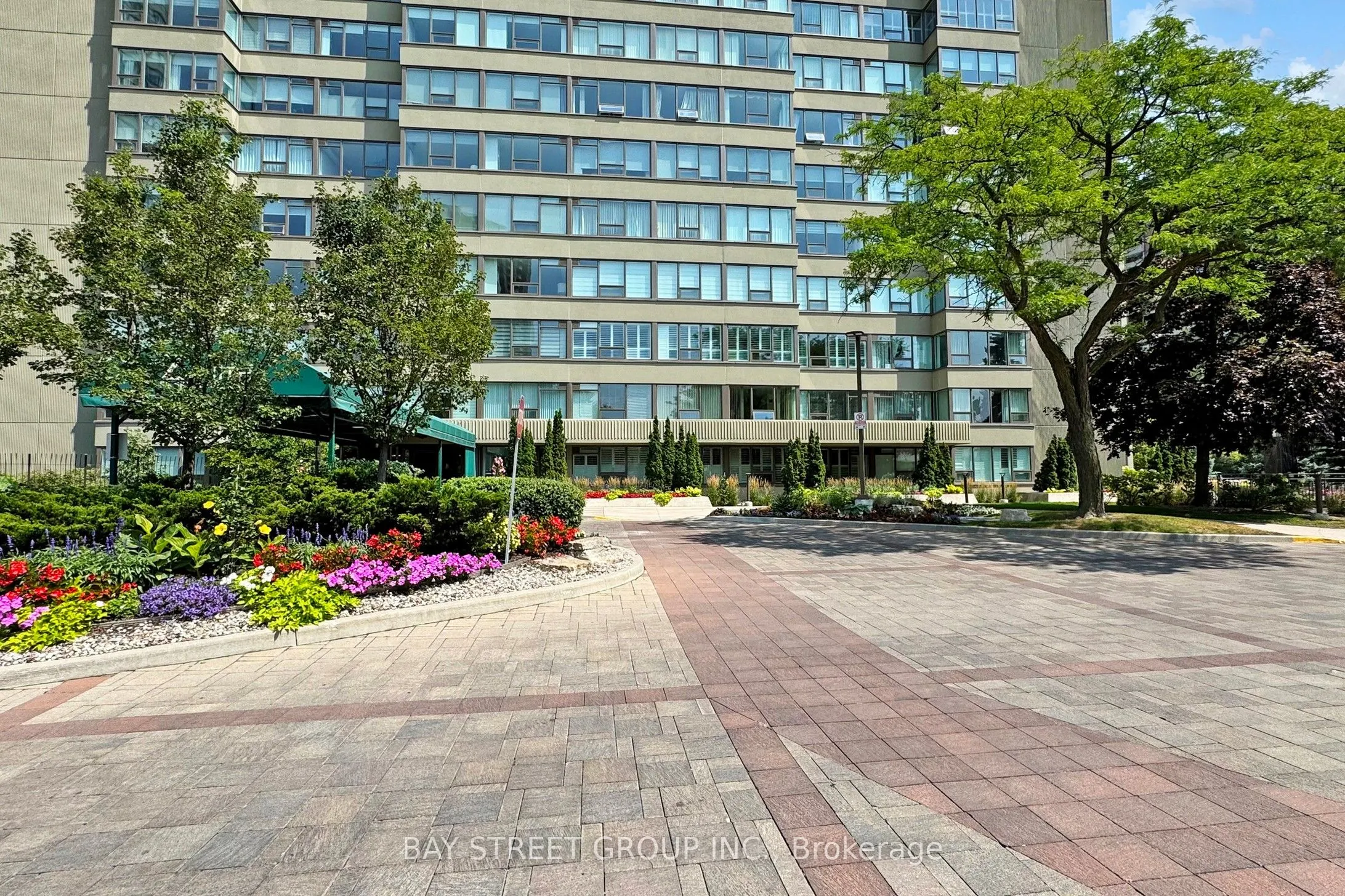 55 Skymark Drive, #605