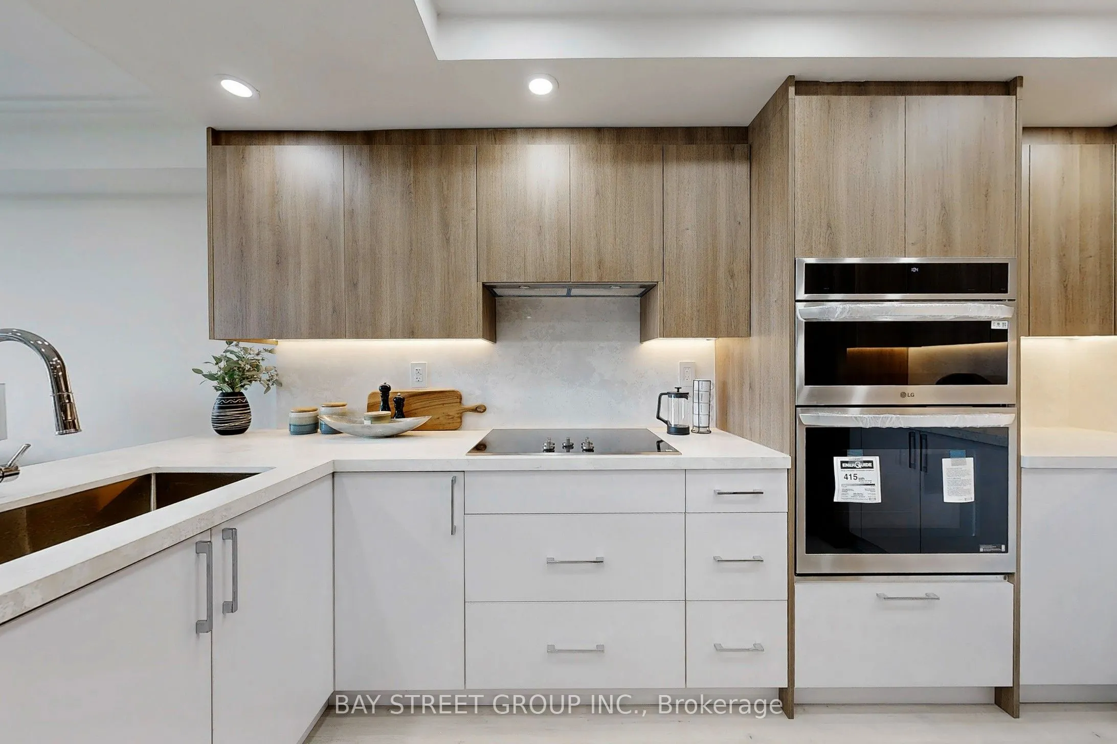 55 Skymark Drive, #605