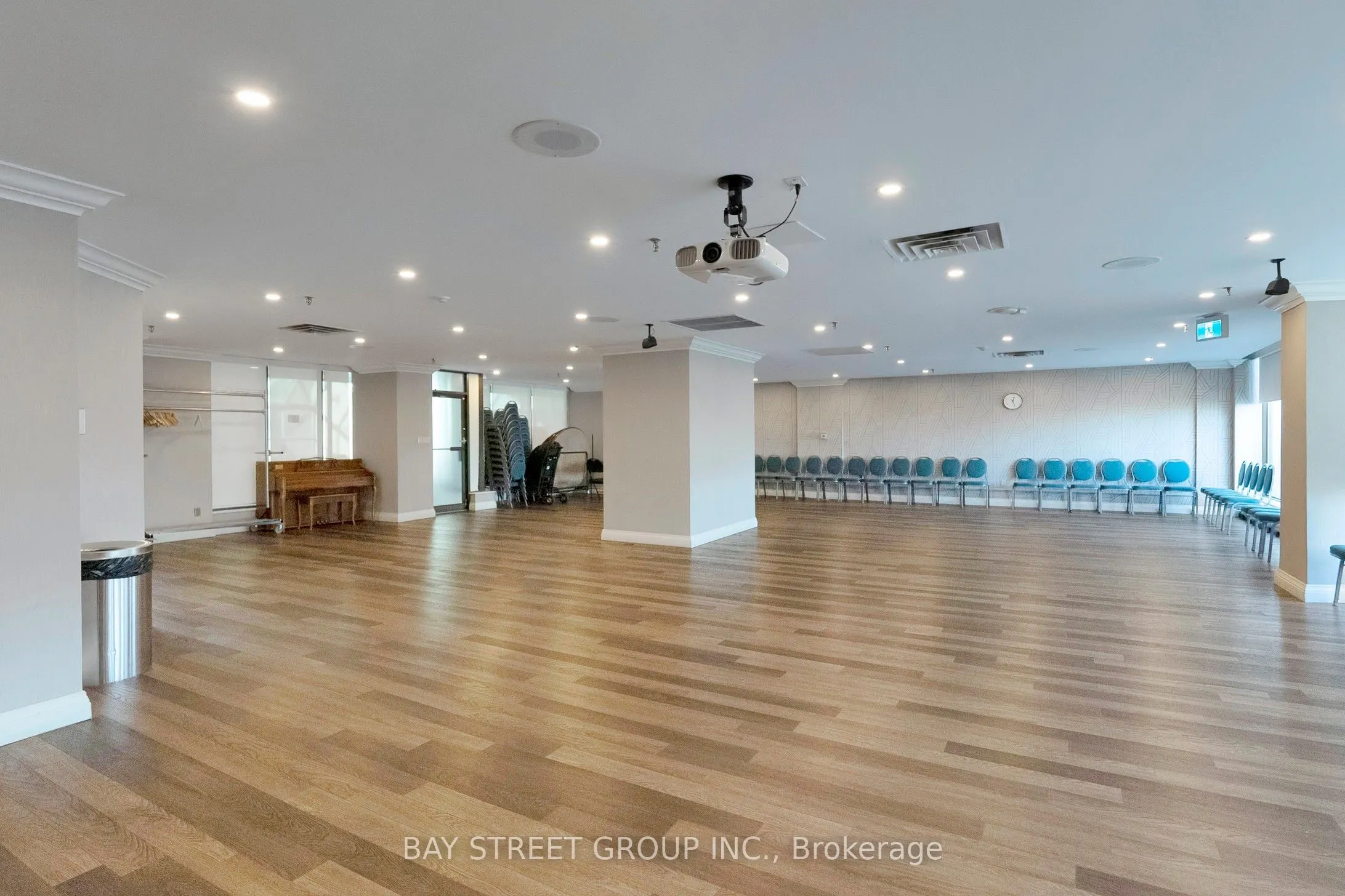 55 Skymark Drive, #605