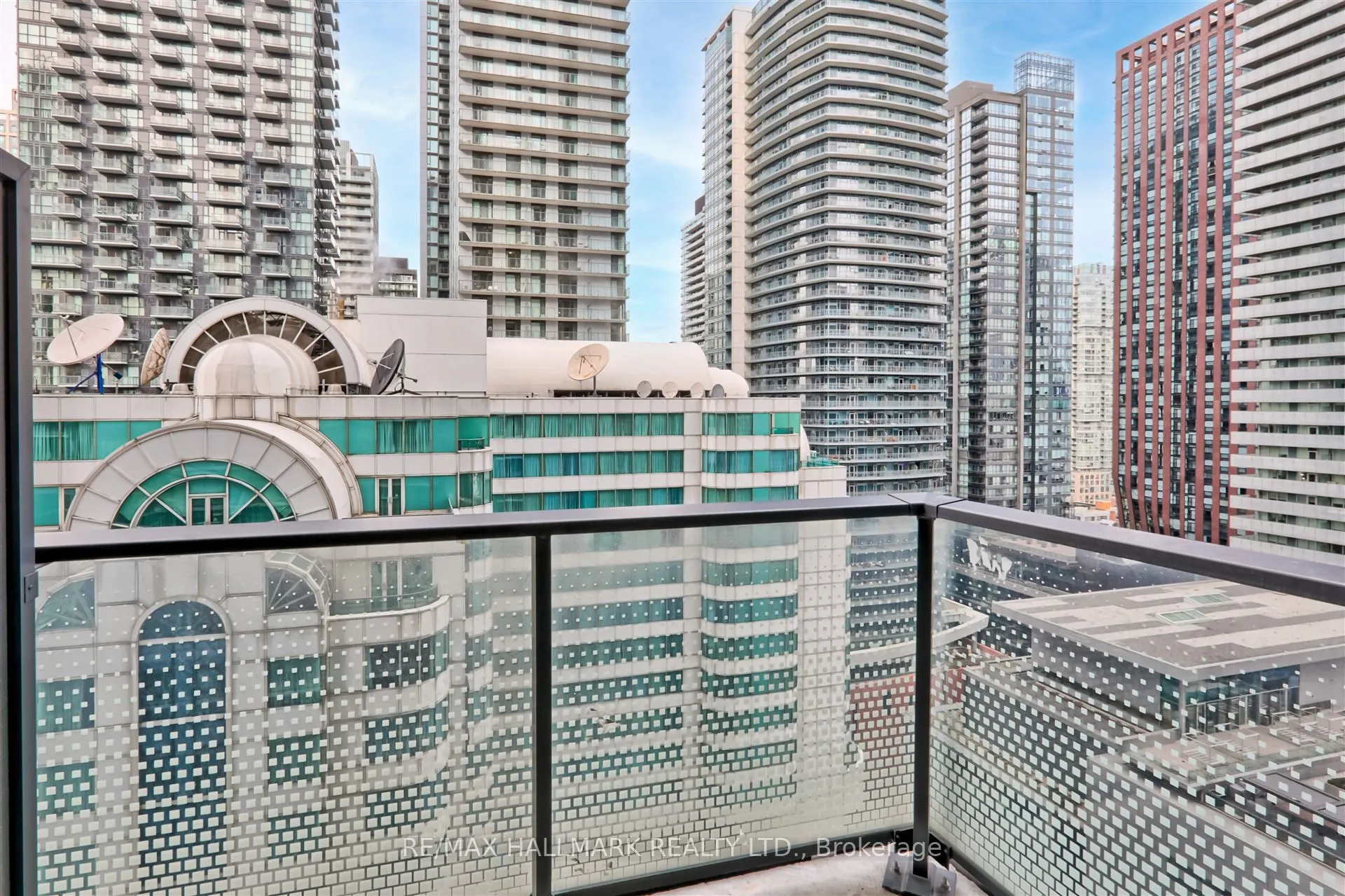 125 Blue Jays Way, #2507