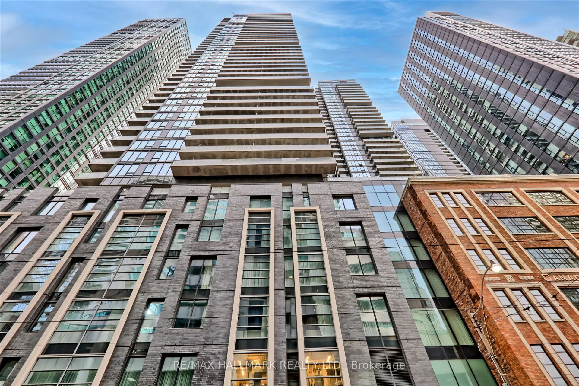 125 Blue Jays Way, #2507