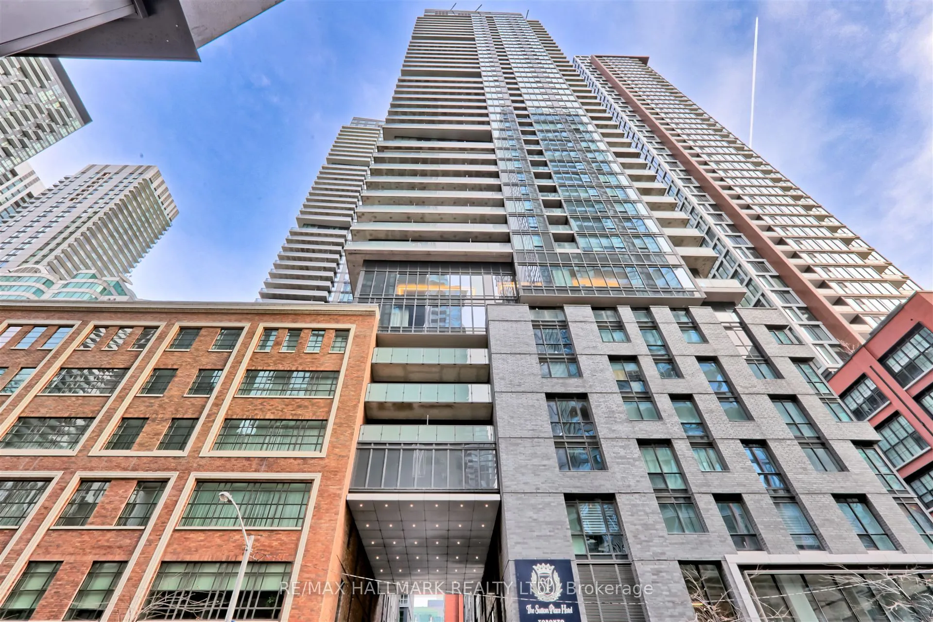 125 Blue Jays Way, #2507