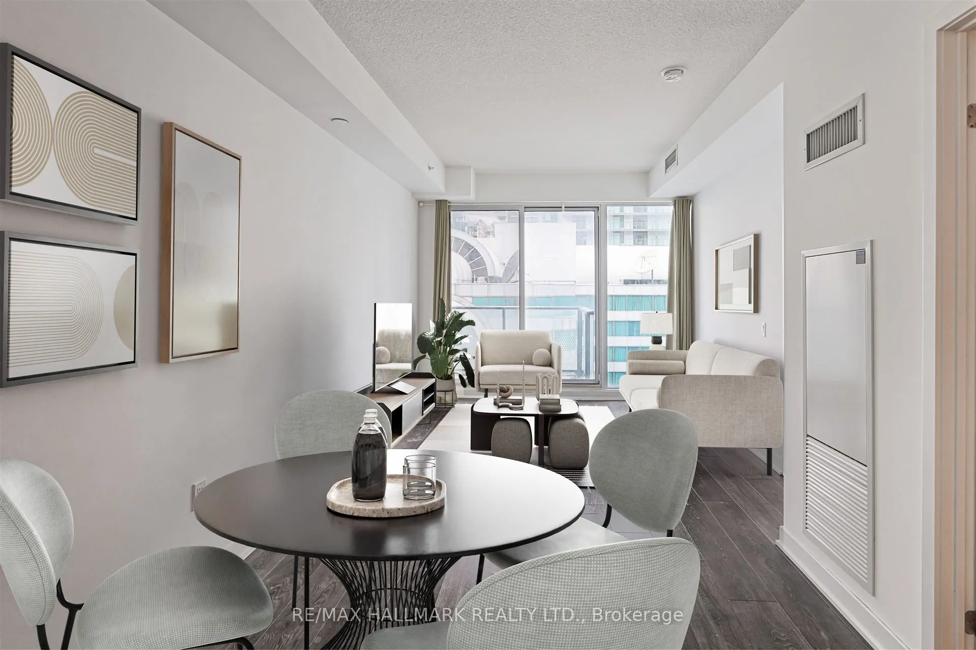 125 Blue Jays Way, #2507