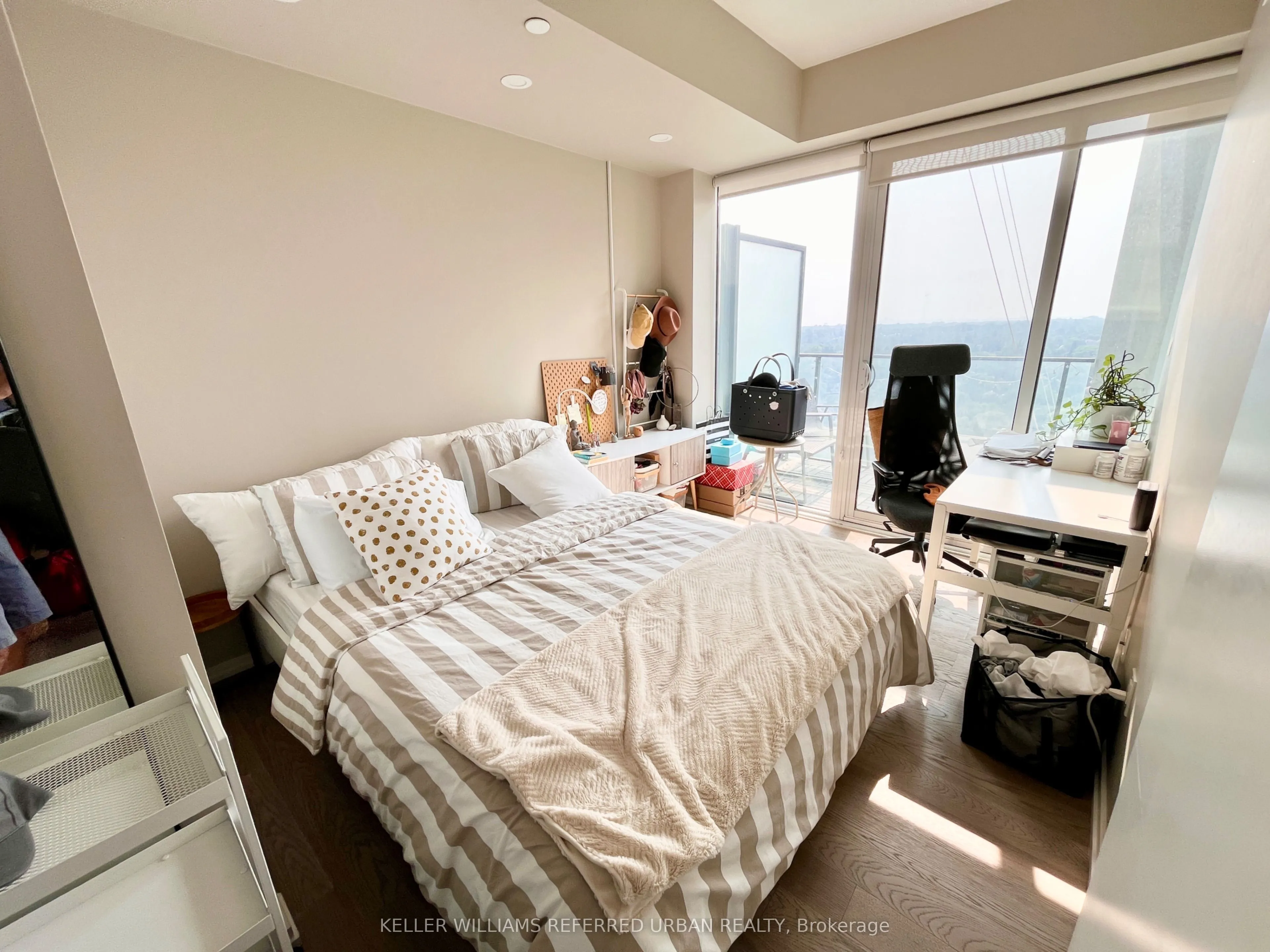 5 Soudan Avenue, #2111