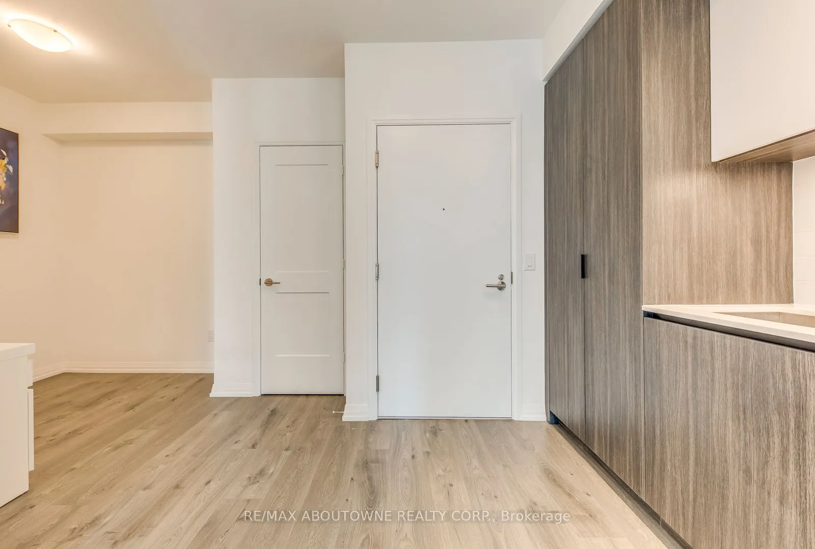 8 Widmer Street, #3407