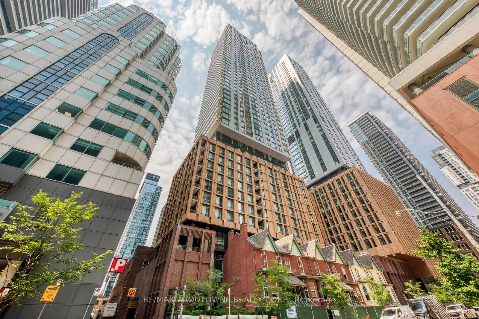 8 Widmer Street, #3407