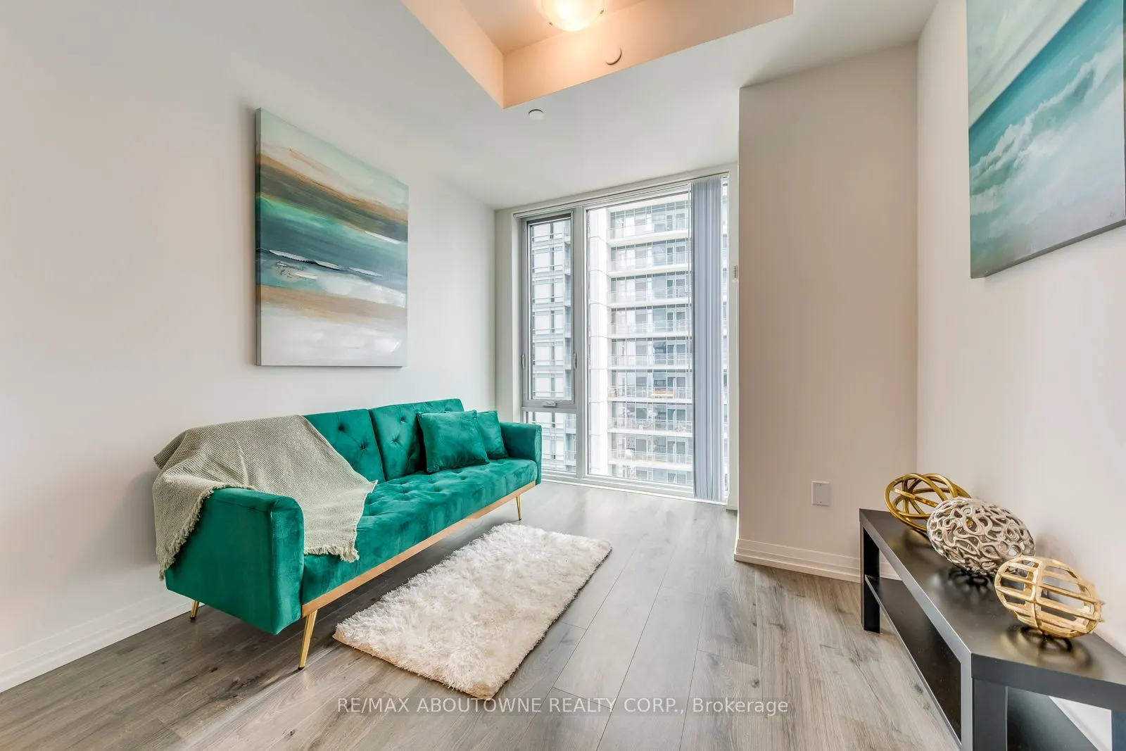 8 Widmer Street, #3407
