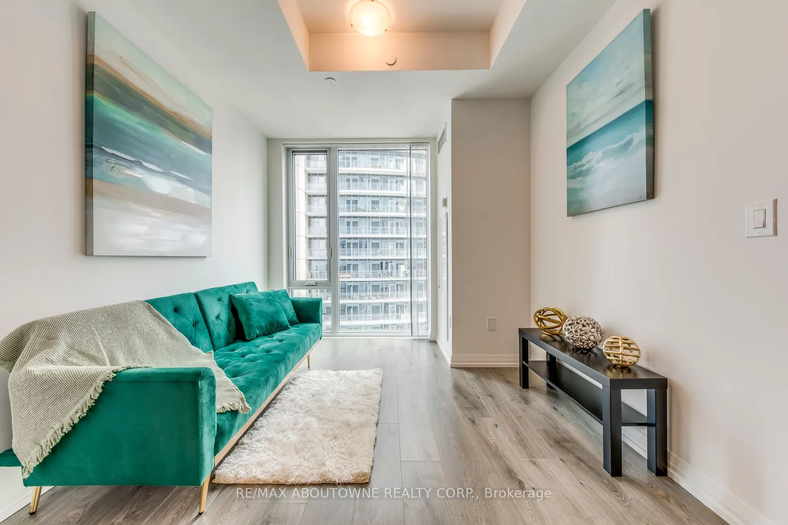 8 Widmer Street, #3407