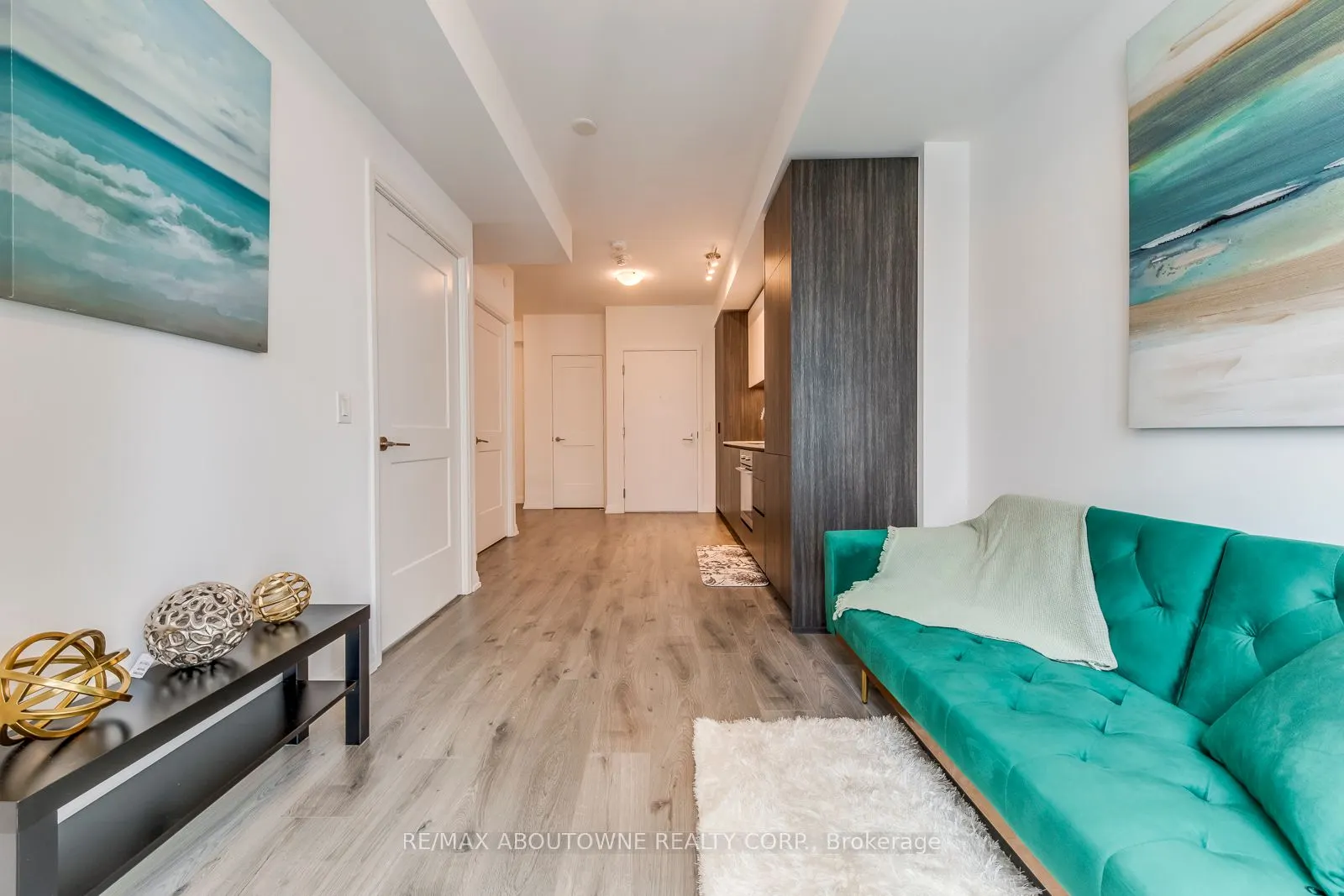 8 Widmer Street, #3407