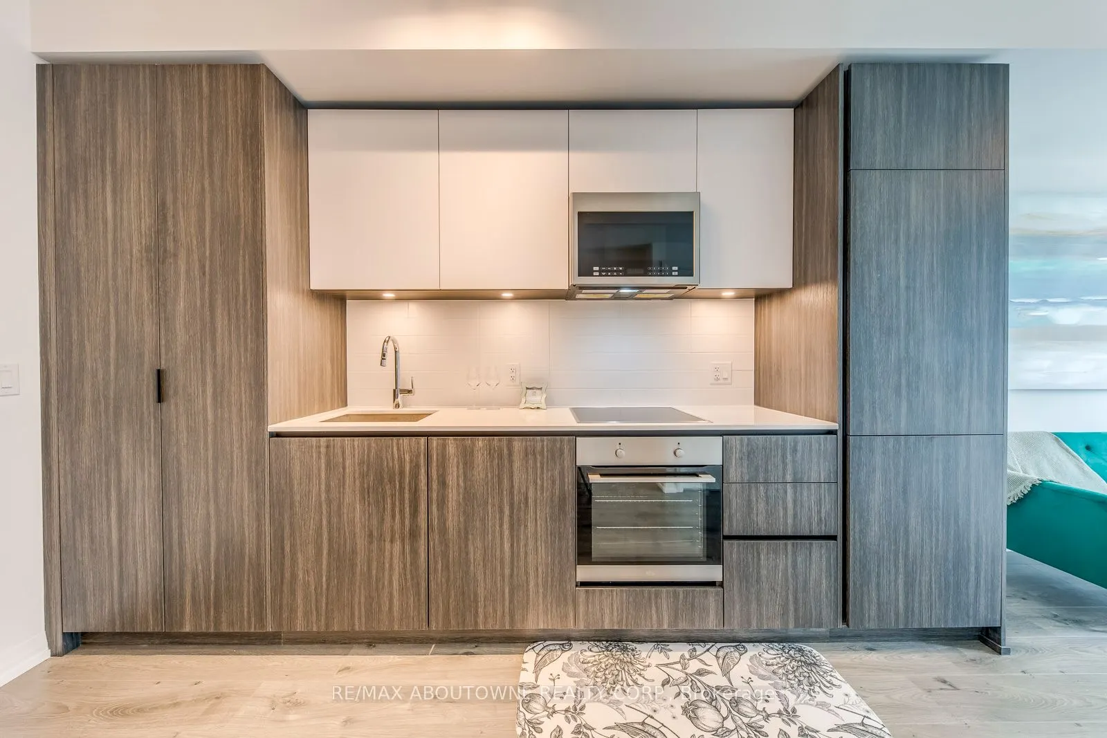 8 Widmer Street, #3407