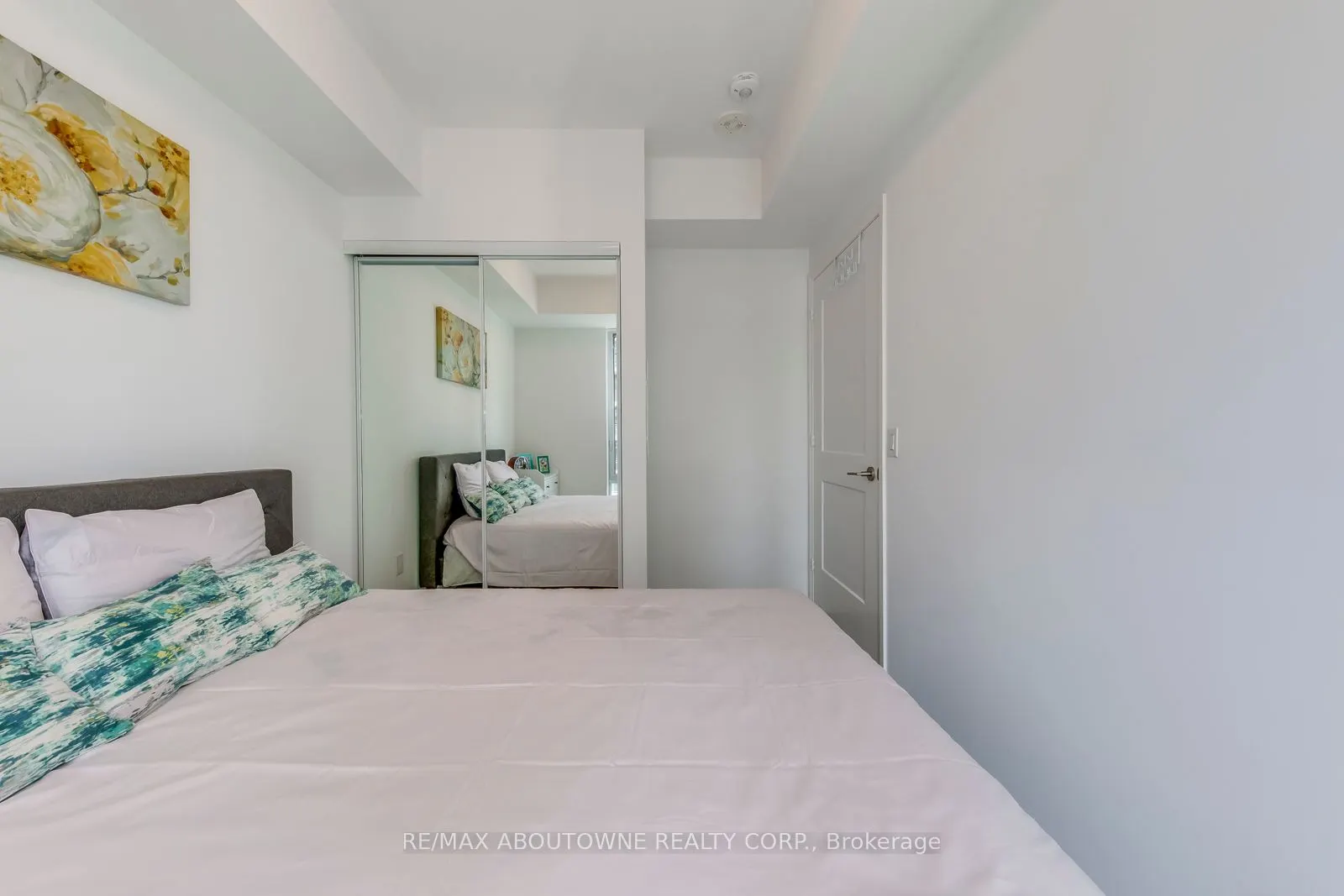 8 Widmer Street, #3407