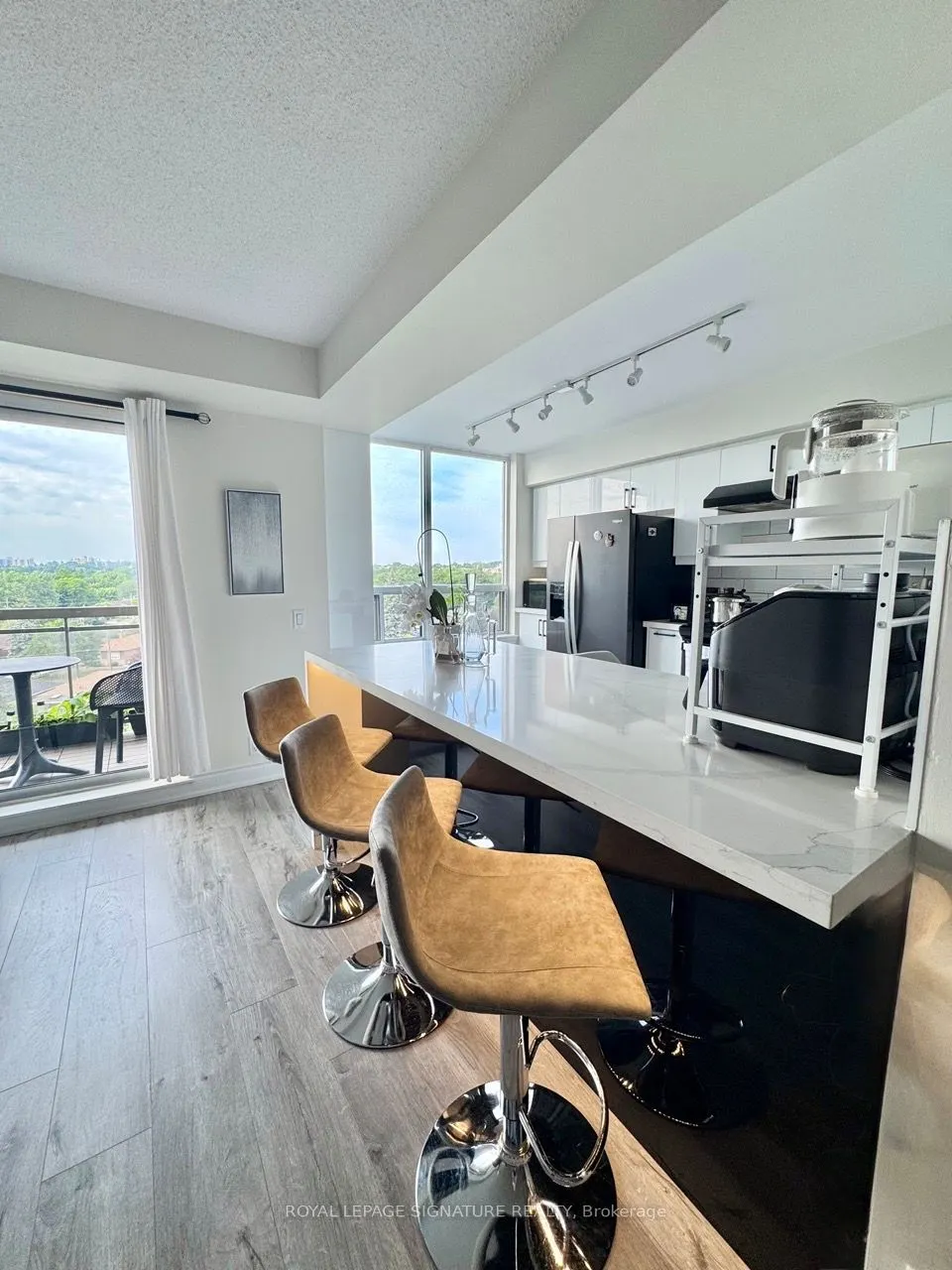 1720 Eglinton Avenue E, #801