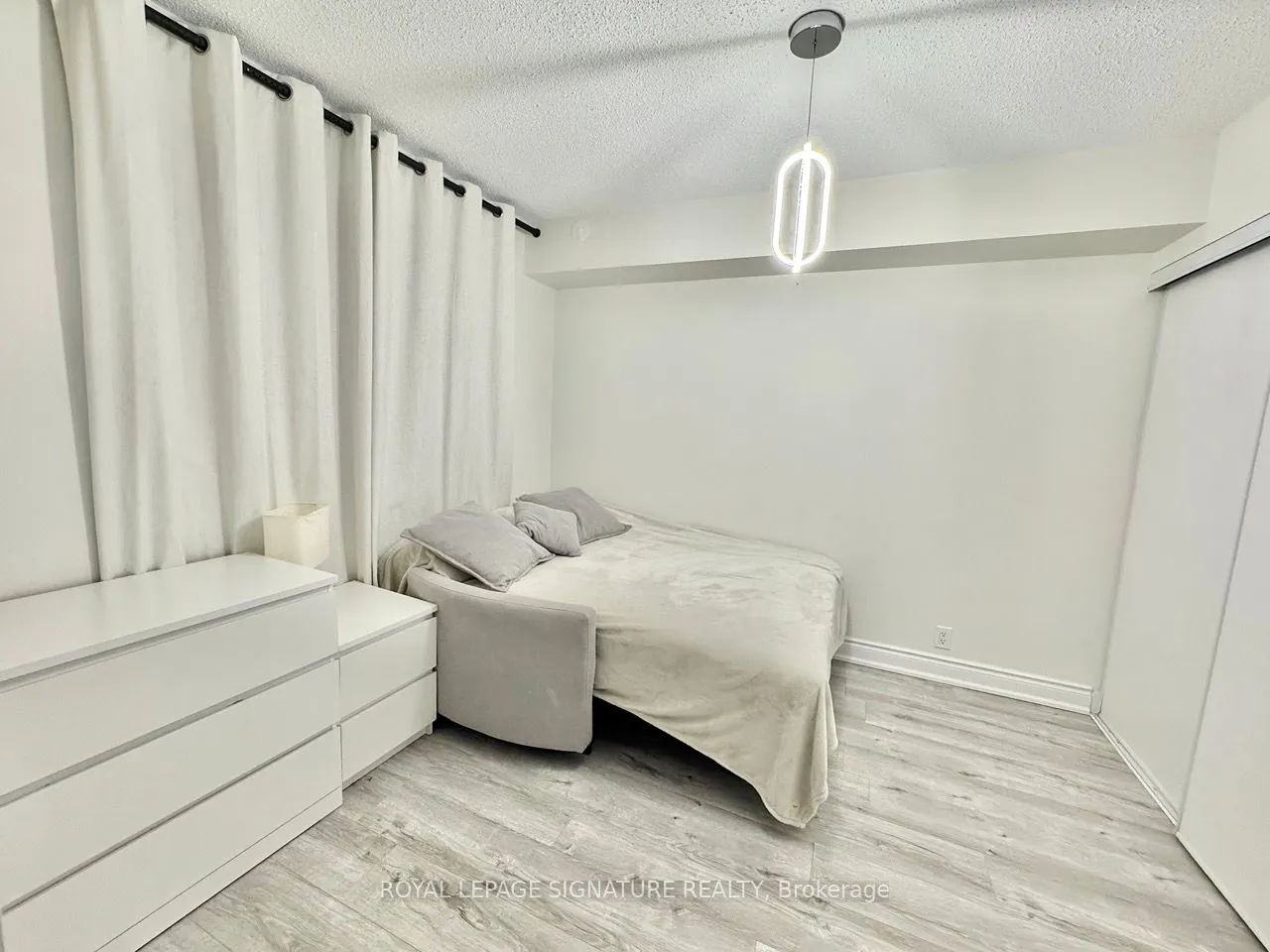 1720 Eglinton Avenue E, #801