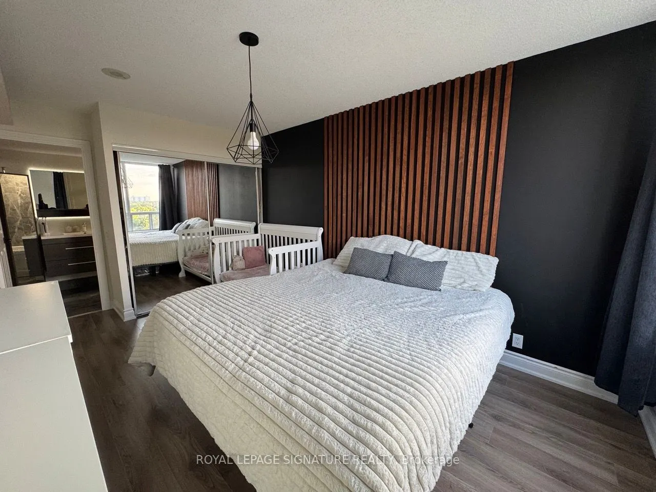 1720 Eglinton Avenue E, #801