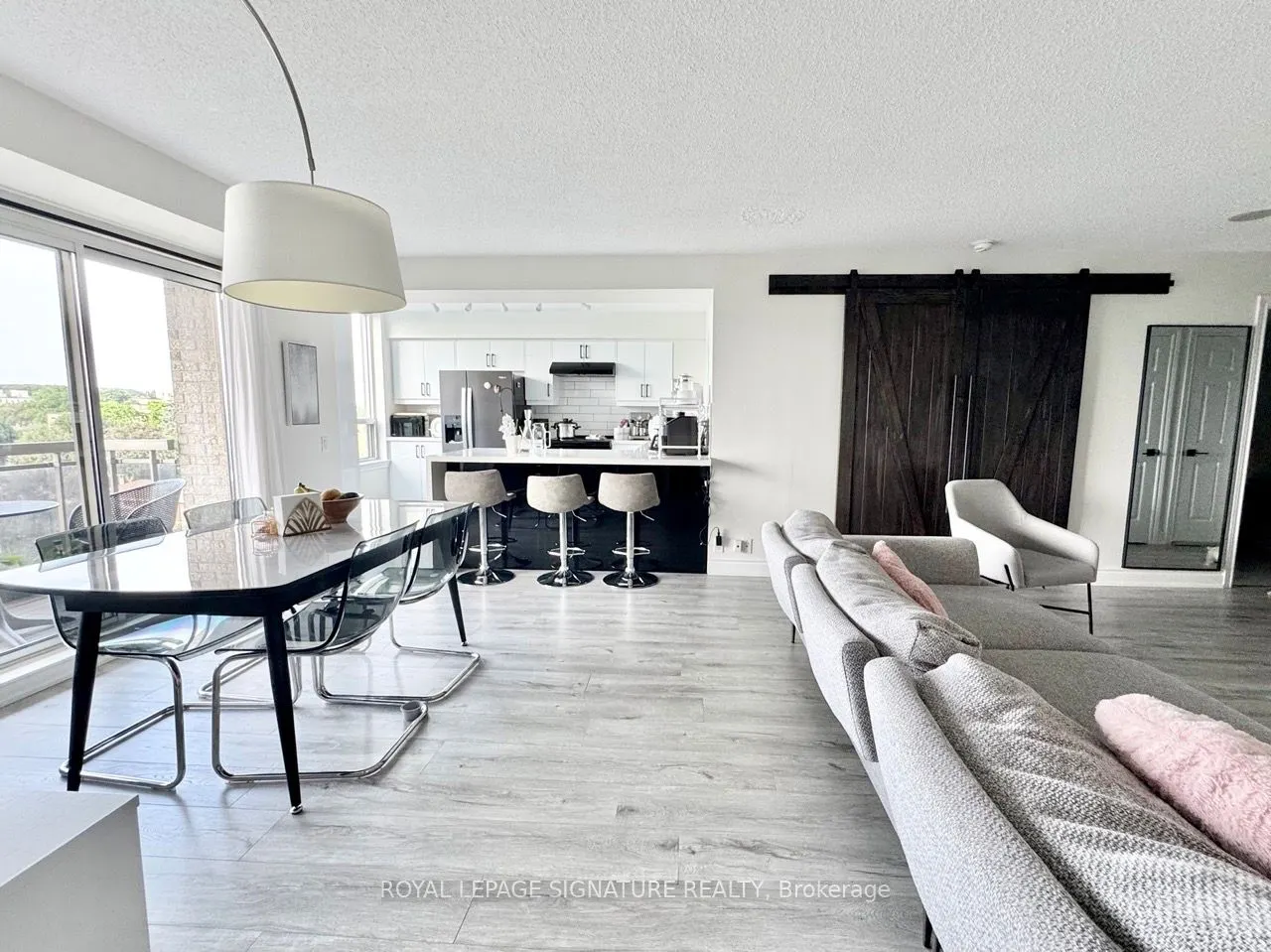 1720 Eglinton Avenue E, #801
