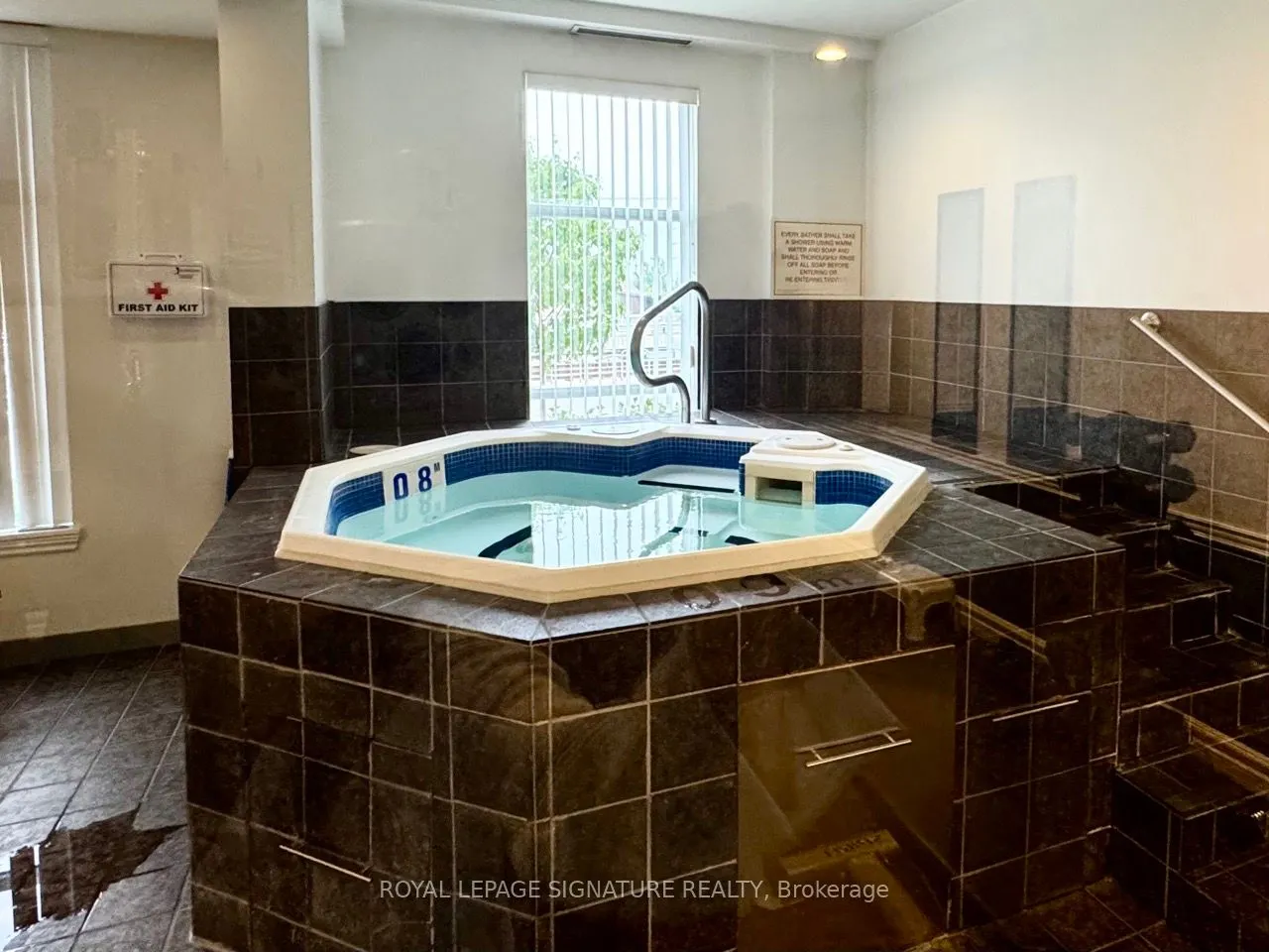 1720 Eglinton Avenue E, #801