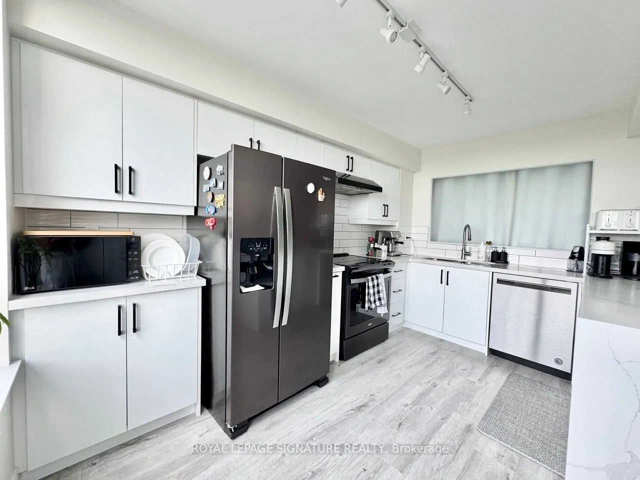 1720 Eglinton Avenue E, #801
