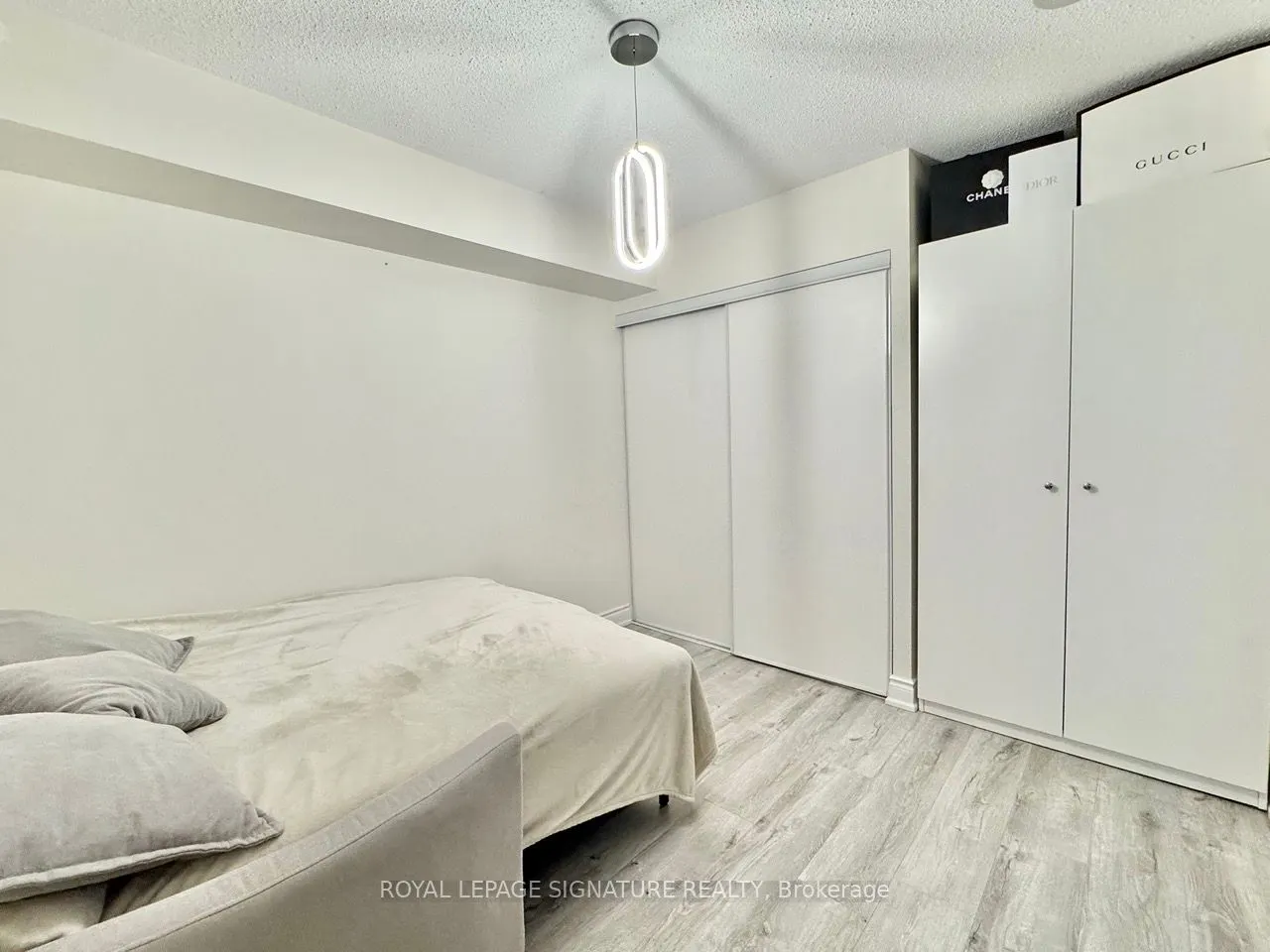 1720 Eglinton Avenue E, #801